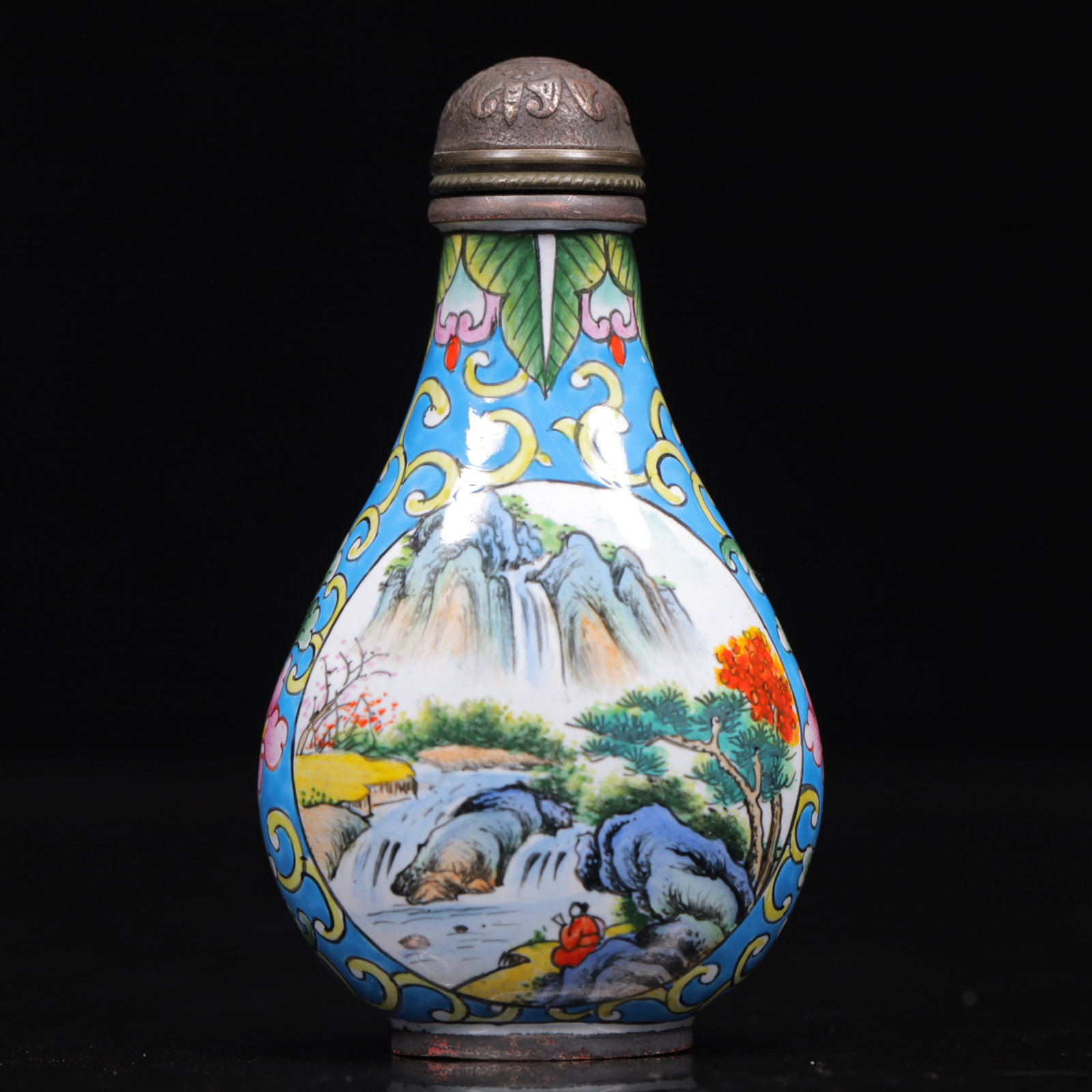 An Exquisite Painted Enamel Landscape and Figure Pattern Snuff Bottle: An Exquisite Painted Enamel Landscape and Figure Pattern Snuff Bottle,Qing Dynasty, China,Qianlong Four-character Mark,Size:1.6inx1inx2.8in,Weight:59g 画珐琅山水人&