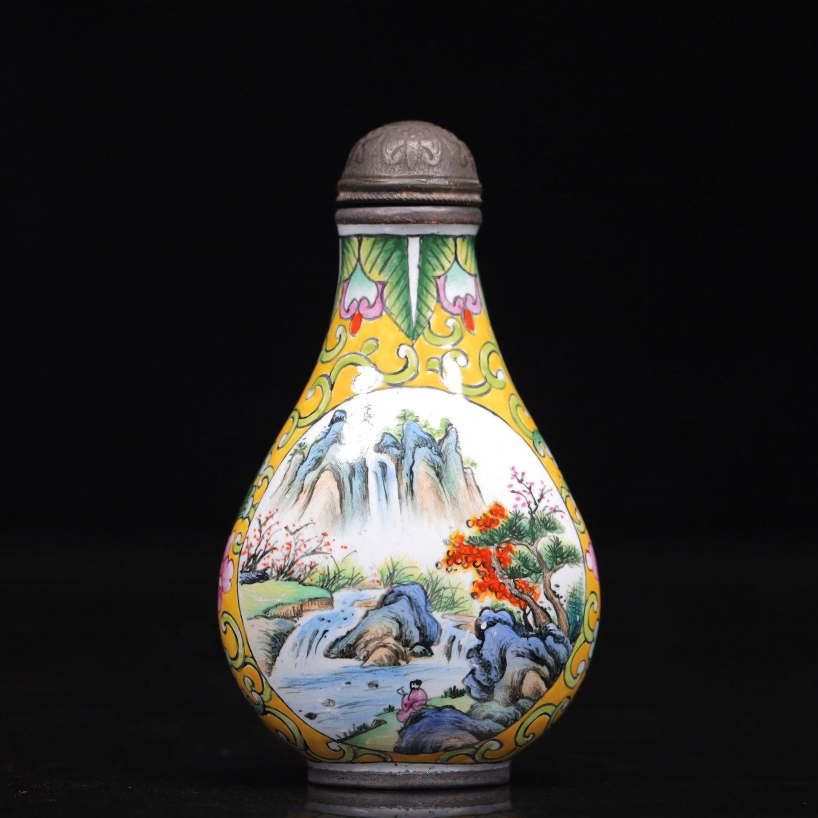 An Exquisite Painted Enamel Landscape and Figure Pattern Snuff Bottle: An Exquisite Painted Enamel Landscape and Figure Pattern Snuff Bottle,Qing Dynasty, China,Qianlong Four-character Mark,Size:1.6inx1.2inx2.8in,Weight:60g