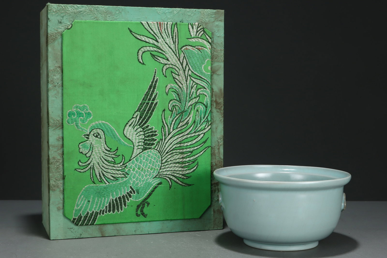 An Exquisite Ru yao Sky Blue Glazed Auspicious Cloud Pattern Double-Ears Brush Washer: An Exquisite Ru yao Sky Blue Glazed Auspicious Cloud Pattern Double-Ears Brush Washer,Song Dynasty,China,Size:3.8inx7.3in 汝窑天蓝釉祥云纹双೑