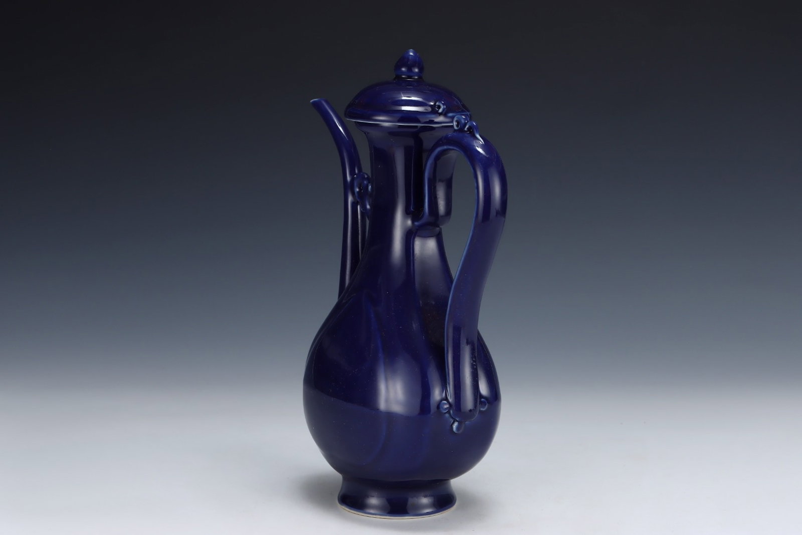 An Exquisite Ji Blue Glazed Ewer - 2