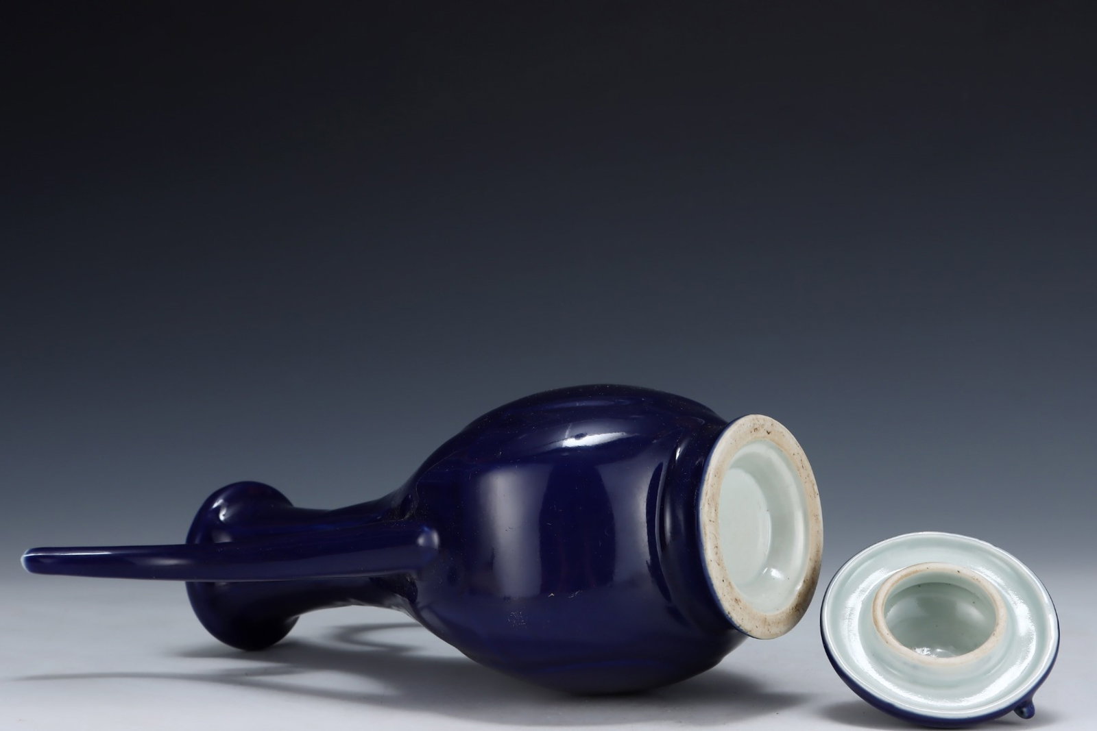 An Exquisite Ji Blue Glazed Ewer - 7