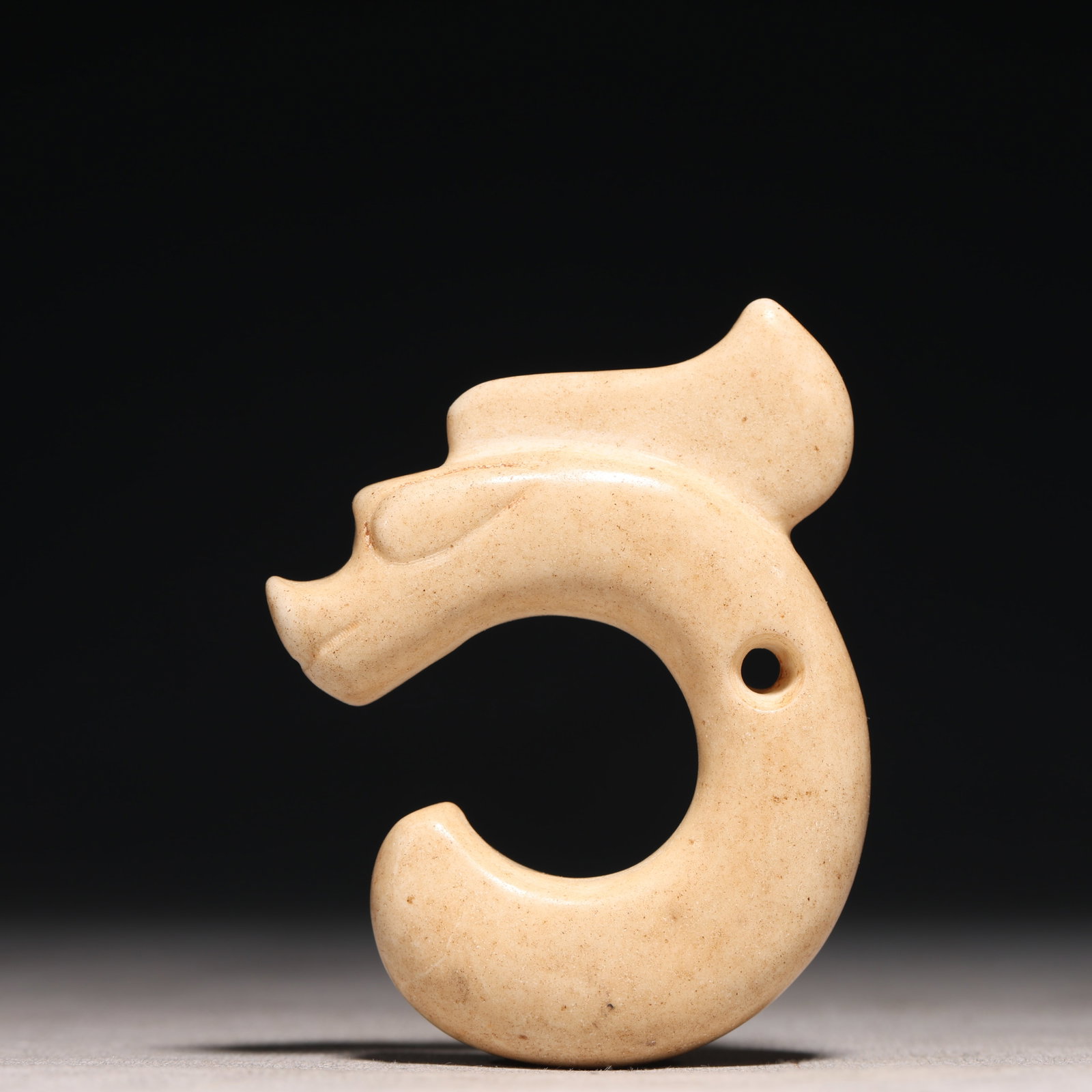 An Archaic Hongshan Culture White chicken bones Pig and Dragon Pendant: An Archaic Hongshan Culture White chicken bones Pig and Dragon Pendant,Ancient Time, China,Size:2.4inx0.7inx2.8in,Weight:88g 红山文化鸡骨白猪龙