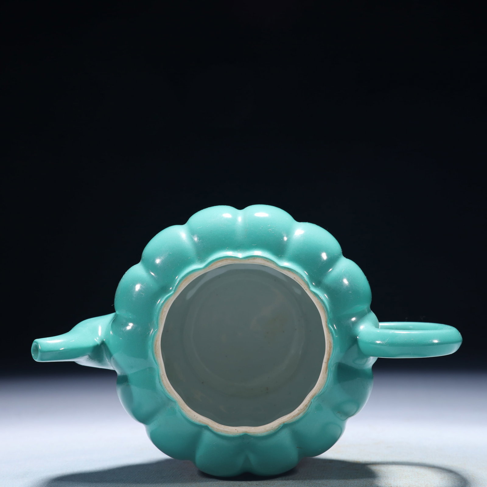 An Exquisite Turquoise Glazed Teapot - 9