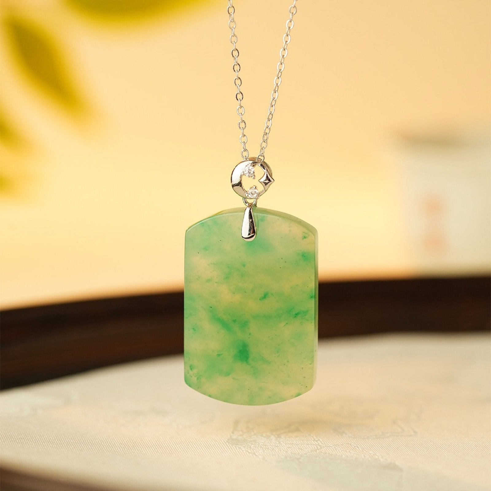 An Exquisite Sterling Silver-Gold Plated Inlaid Jadeite Pendant,Inlaid Diamond: An Exquisite Sterling Silver-Gold Plated Inlaid Jadeite Pendant,Inlaid Diamond 纯银镀金镶翡翠吊坠,嵌钻石