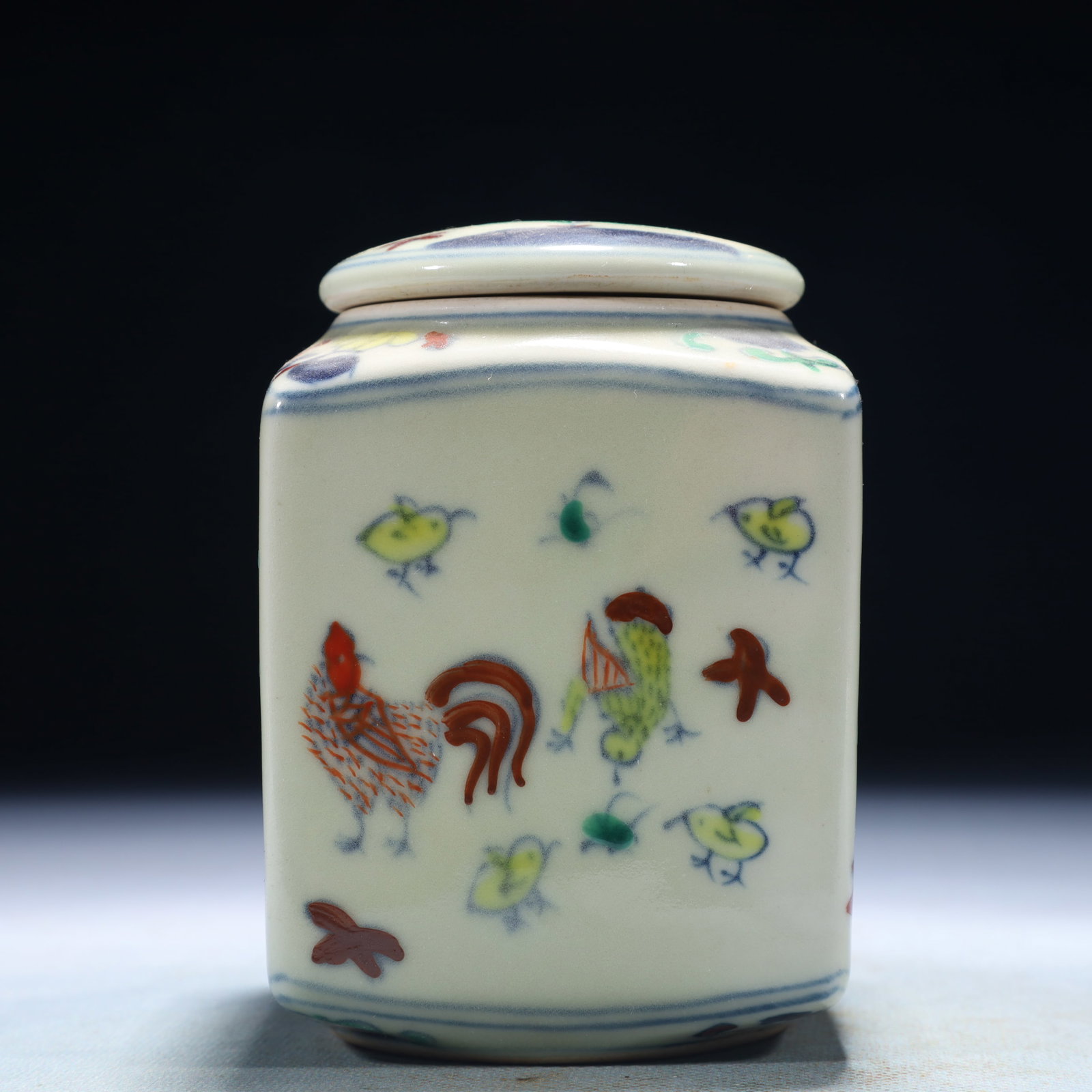 An Exquisite Doucai Flower and Rooster Pattern Jar with Cover: An Exquisite Doucai Flower and Rooster Pattern Jar with Cover,Ming Dynasty,China,Chenghua Six-character Mark,Size:3.1inx4.3in,Weight:350g
