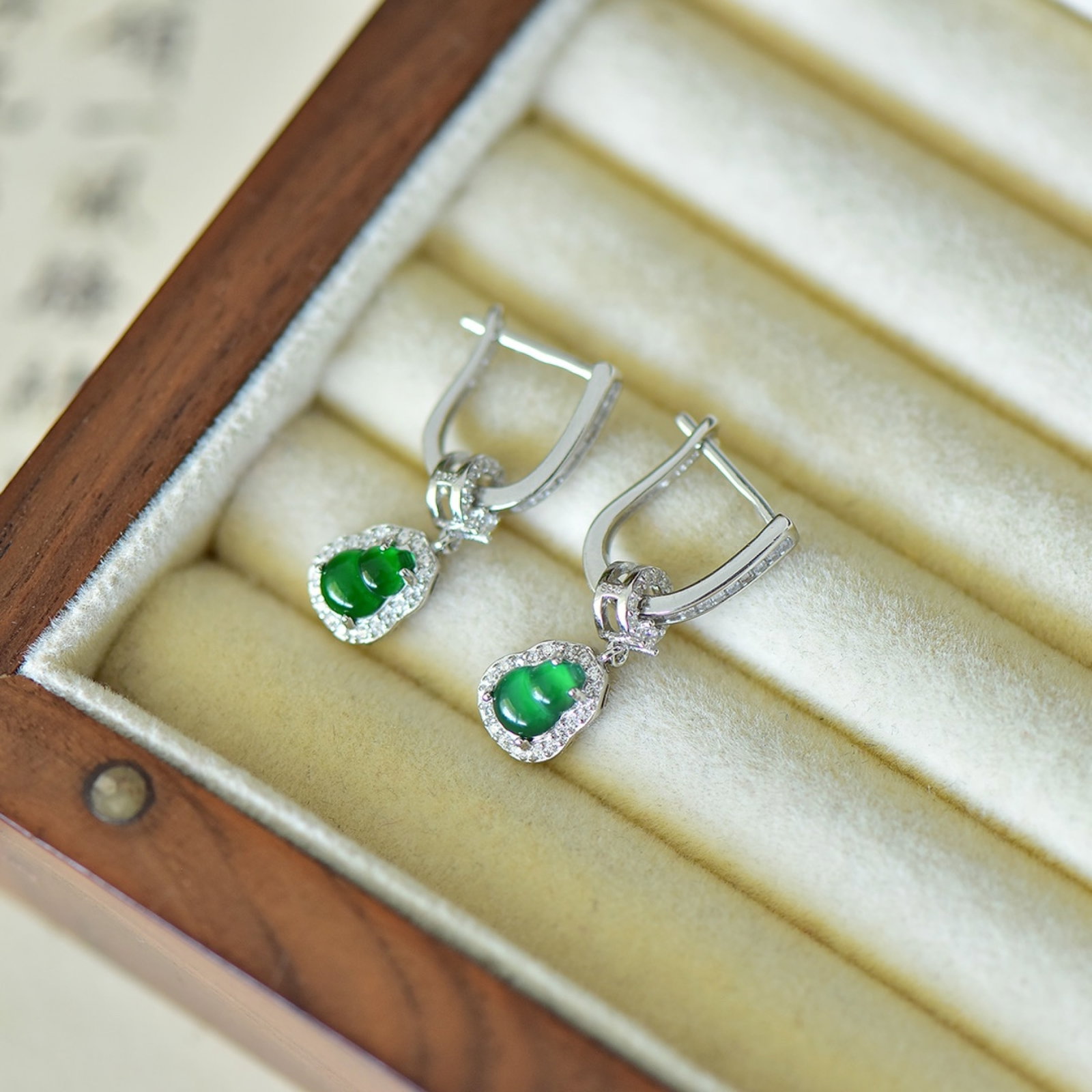 A Pair of Exquisite Sterling Silver Inlaid Jadeite Gourd Earrings,Inlaid Diamond: A Pair of Exquisite Sterling Silver Inlaid Jadeite Gourd Earrings,Inlaid Diamond,Size:5mmx7mm 一对纯银镶翡翠葫芦耳环,嵌钻&