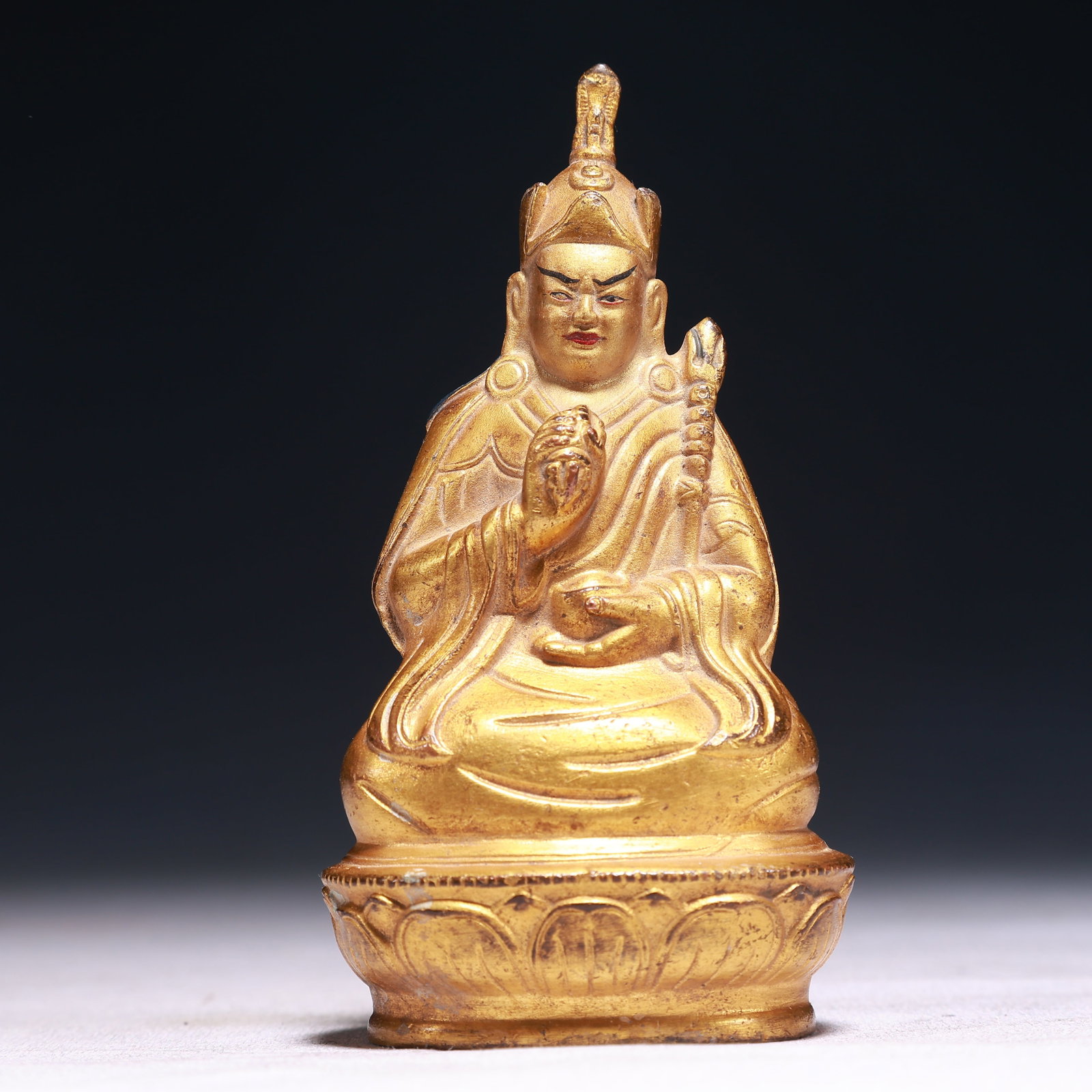 A Solemn Gilt Bronze Statue of Padma Sambhava: A Solemn Gilt Bronze Statue of Padma Sambhava,Qing Dynasty,China,Size:4.5inx2.6inx1.8in,Weight:300g 铜鎏金莲花生大士像,中国清