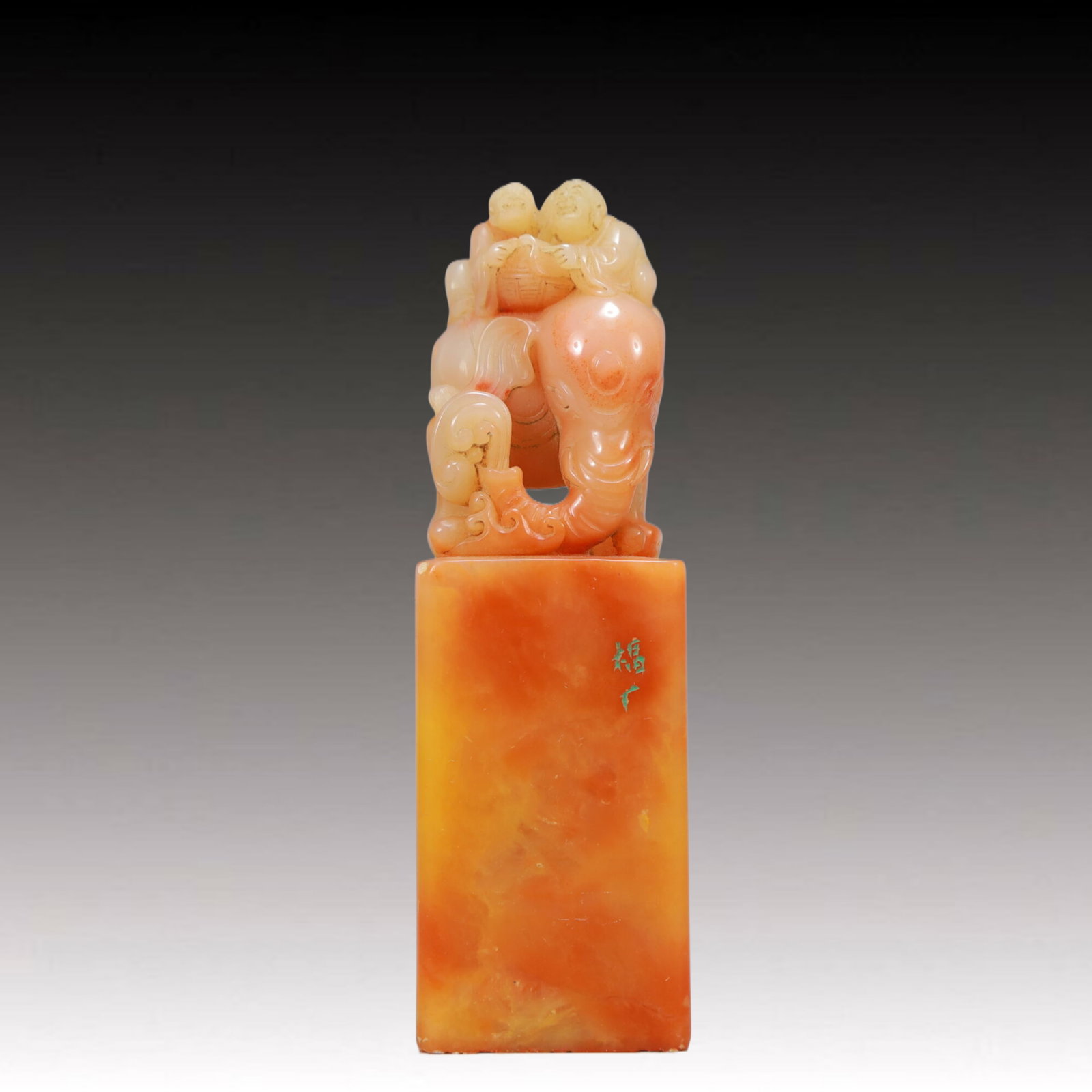 An Exquisite Shoushan Stone Figure Pattern Seal: An Exquisite Shoushan Stone Figure Pattern Seal,Qing Dynasty,China,Size:1.3inx1.3inx4.3in,Weight:250g 寿山石人物纹印章,中国清代