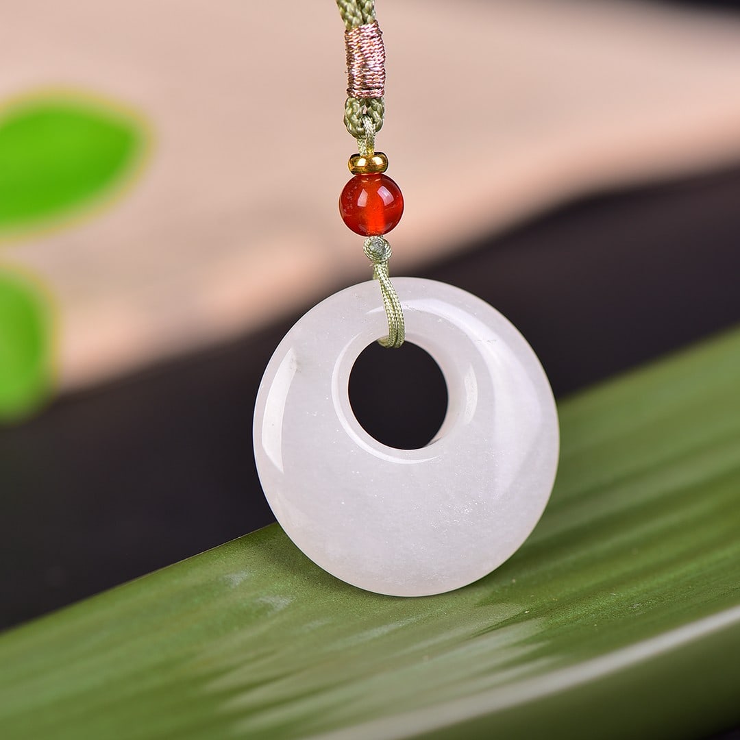 An Exquisite Jadeite Pendant - 5