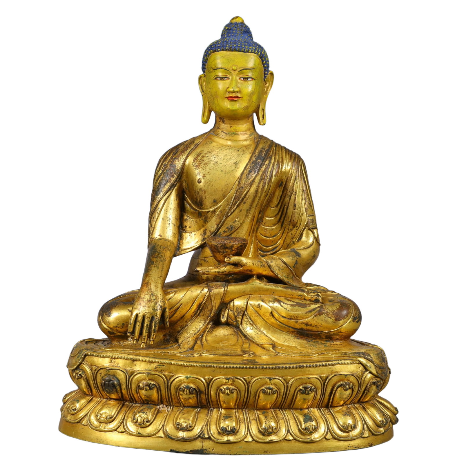 A Solemn Gilt Bronze Statue of Sakyamuni: A Solemn Gilt Bronze Statue of Sakyamuni,Qing Dynasty, China,Size:11.4inx7.9inx15.4in,Weight:10450g 铜鎏金如来像,中国清代