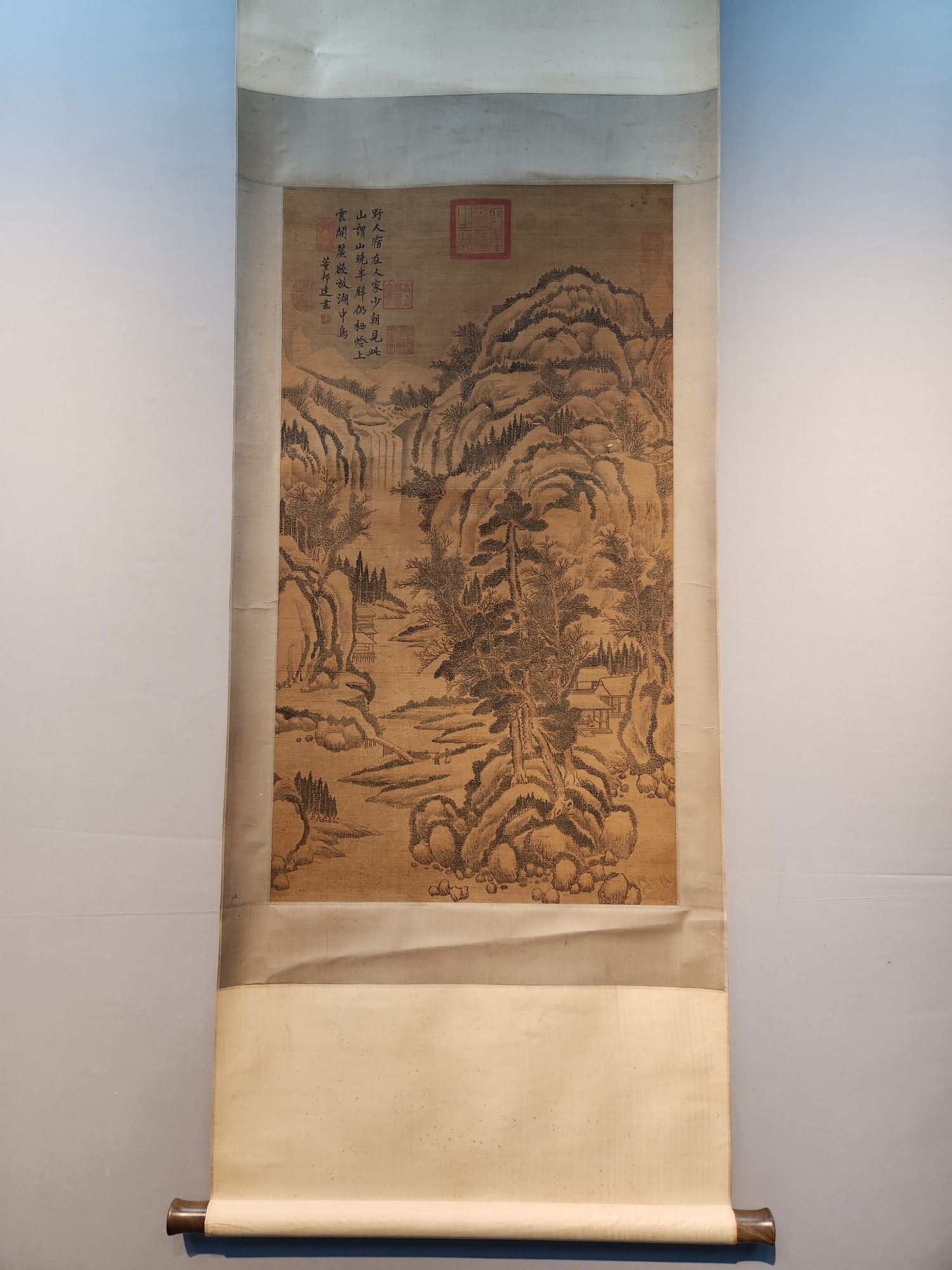 A Chinese Vertical Scroll Ink Painting of Landscape and Figure on Silk,Dong Bangda: A Chinese Vertical Scroll Ink Painting of Landscape and Figure on Silk,Dong Bangda,Size:(Without frame)35.4inx19.7in 一幅中国水墨绢本山水