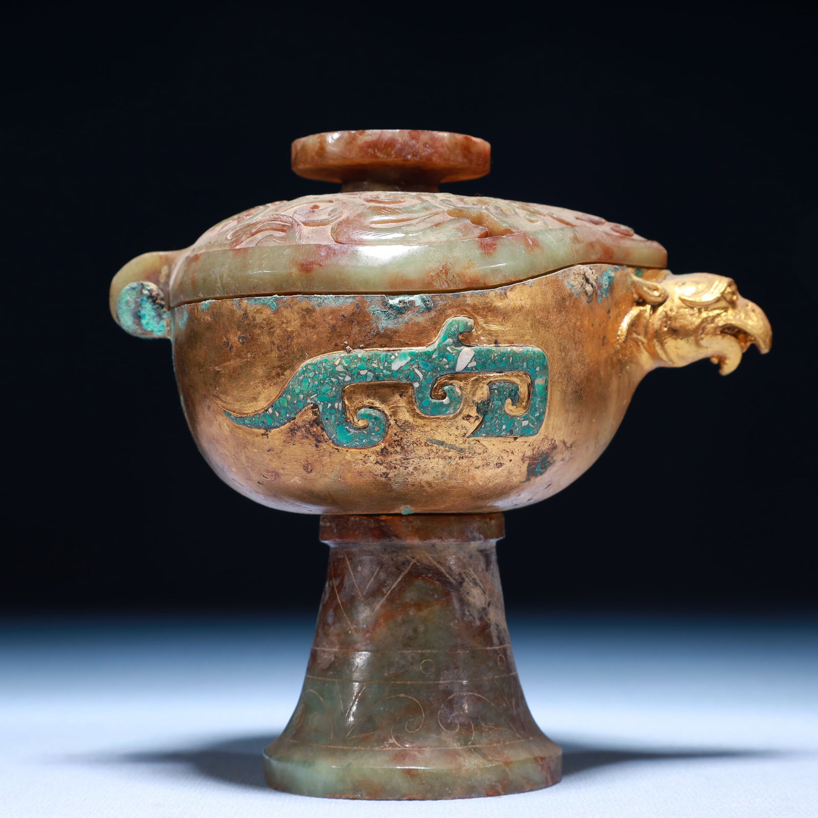 An Exquisite Gilt Bronze Inlaid White Jade Chi-Dragon Pattern Censer: An Exquisite Gilt Bronze Inlaid White Jade Chi-Dragon Pattern Censer,the Warring States period in China,Size:5.1inx3.9inx5.5in,Weight:650g 铜鎏金嵌白玉螭Ƙ