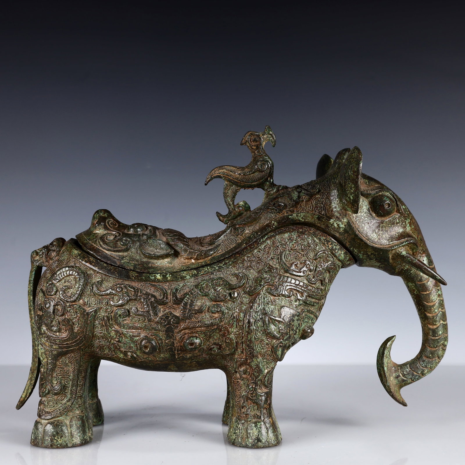 A Rare Bronze Elephant Cup - 10