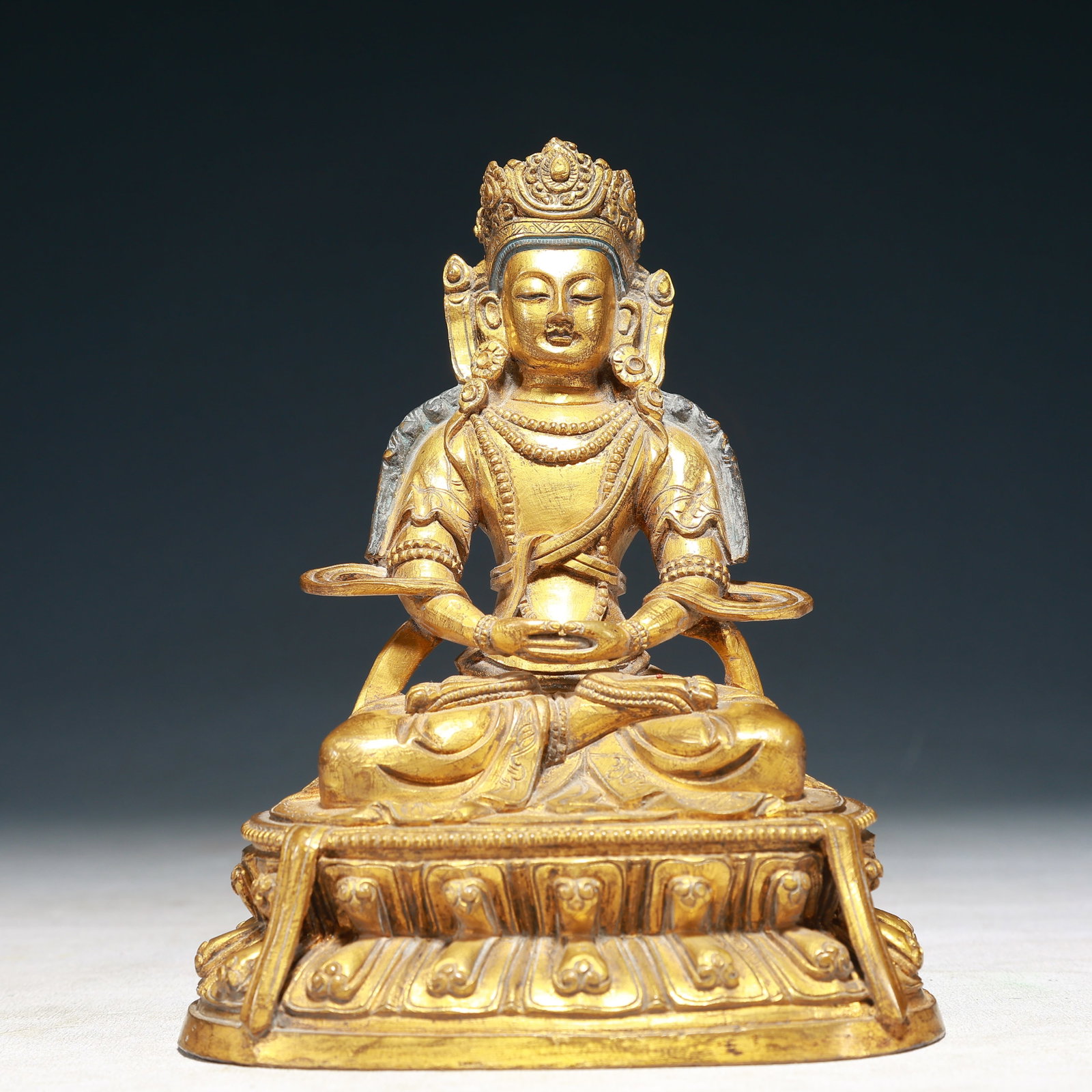 A Solemn Gilt Bronze Statue of Tara: A Solemn Gilt Bronze Statue of Tara,Qing Dynasty,China,Size:5.3inx3.7inx6.7in,Weight:1450g 铜鎏金度母像,中国清代