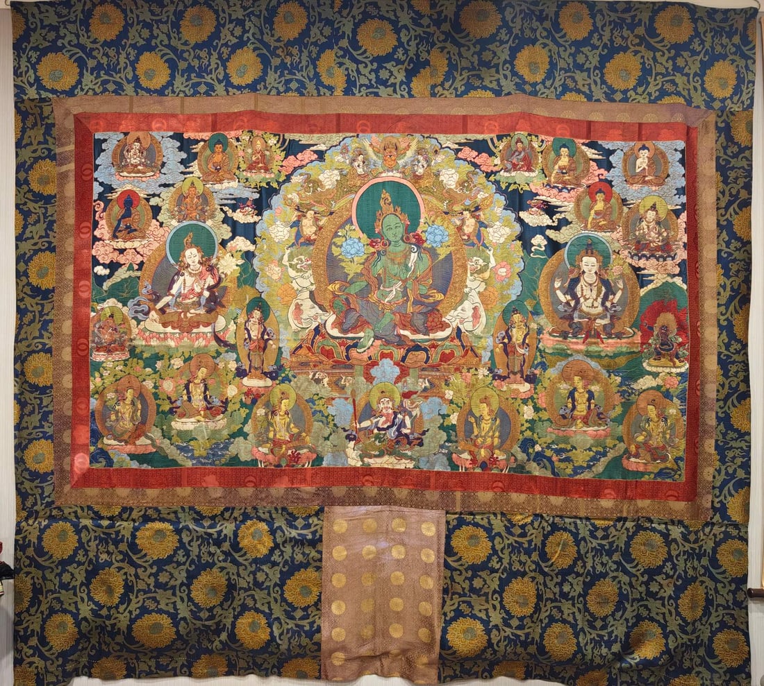 An exquisite brocade green Tara thangka: An exquisite brocade Green Tara thangka, Qing Dynasty, China, making a fine brocade work required many complex processes, including design, weaving, sizing, cutting, etc. Craftsmen need exquisite skil