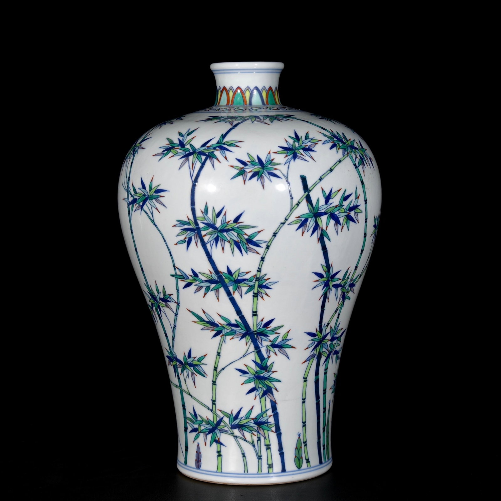 A Rare Doucai Bamboo Pattern Vase: A Rare Doucai Bamboo Pattern Vase,Qing Dynasty,China,Yongzheng Six-character Mark,Size:14.2inx9.3in 斗彩竹纹瓶,中国清代,雍正六&#