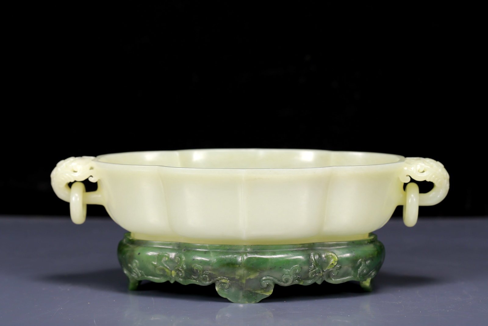An Exquisite White Jade Double-Ears Brush Washer with Jasper Base: An Exquisite White Jade Double-Ears Brush Washer with Jasper Base,Qing Dynasty, China, Qianlong Four-character Mark,Size:9.4inx4.7inx3.1in,Weight:730g 白玉双耳笔洗&