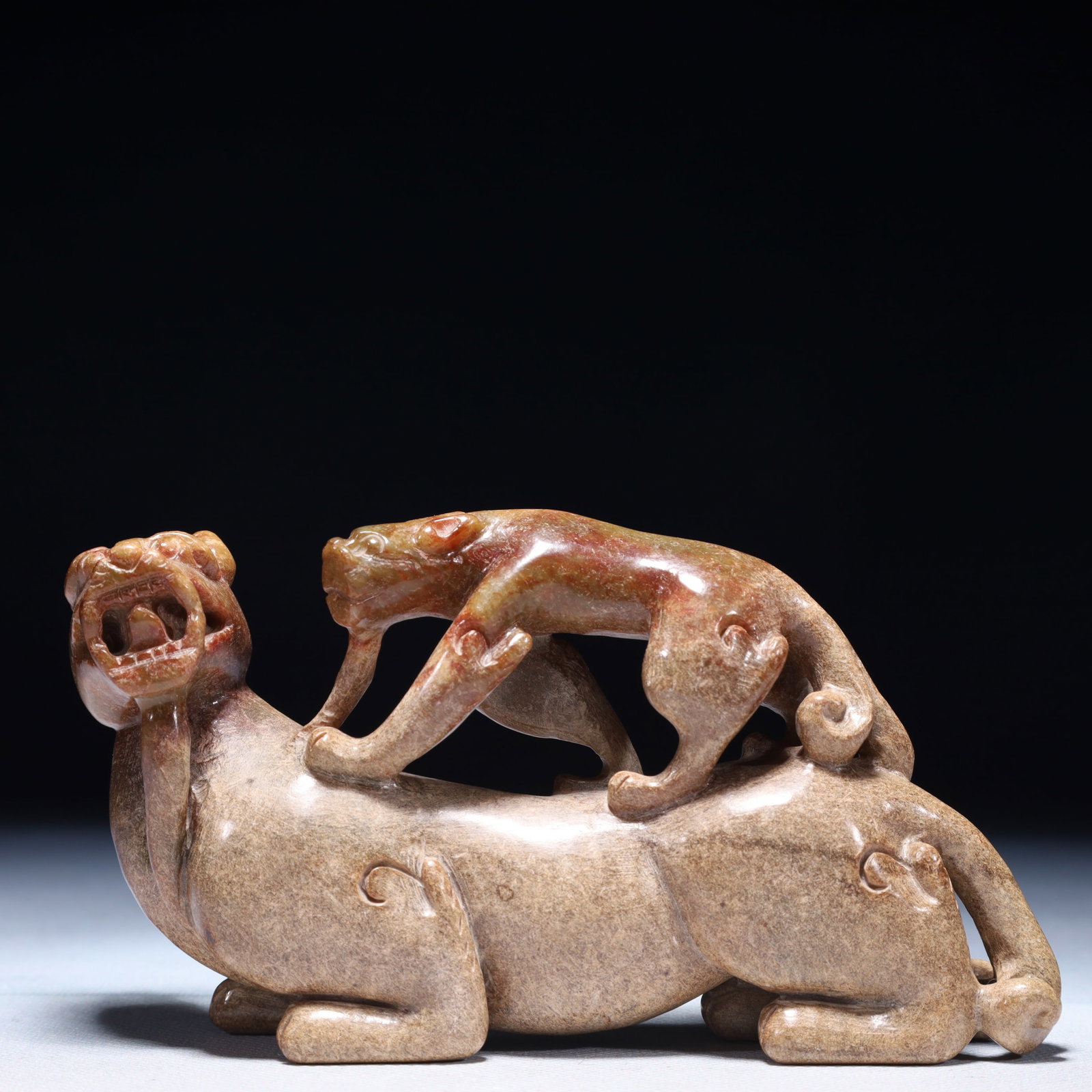 An Archaic Archaic Jade Beast Ornament: An Archaic Archaic Jade Beast Ornament,Ancient Time,China,Size:5.9inx1.4inx3.5in,Weight:500g 高古玉兽摆件,中国远古时期