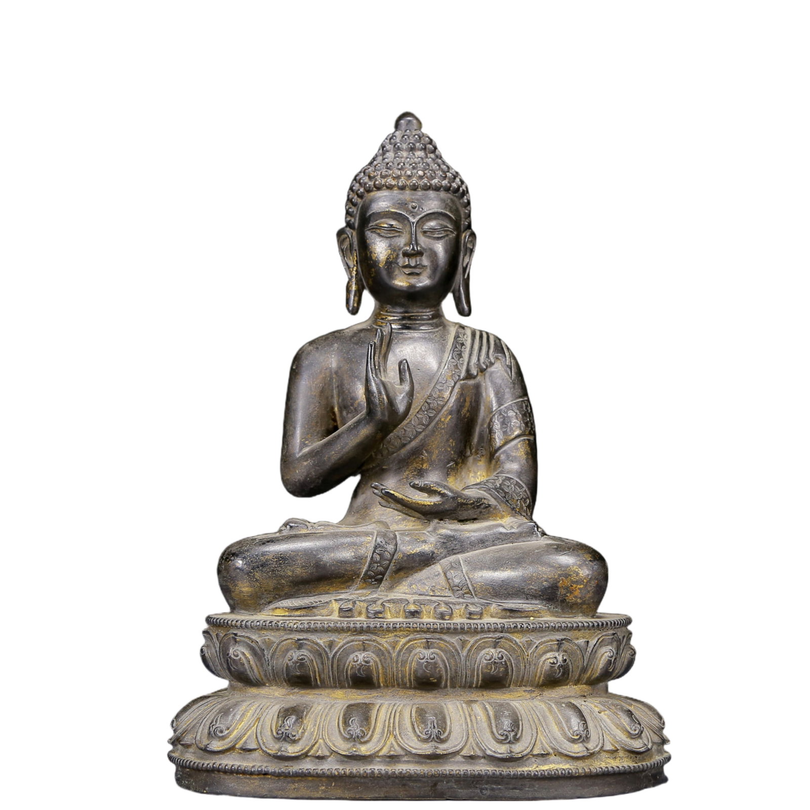 A Solemn Bronze Statue of Sakyamuni: A Solemn Bronze Statue of Sakyamuni,Ming Dynasty, China,Xuande Six-character Mark,Size:9.1inx6.7inx13.8in,Weight:6320g 铜释迦摩尼像，明代，&