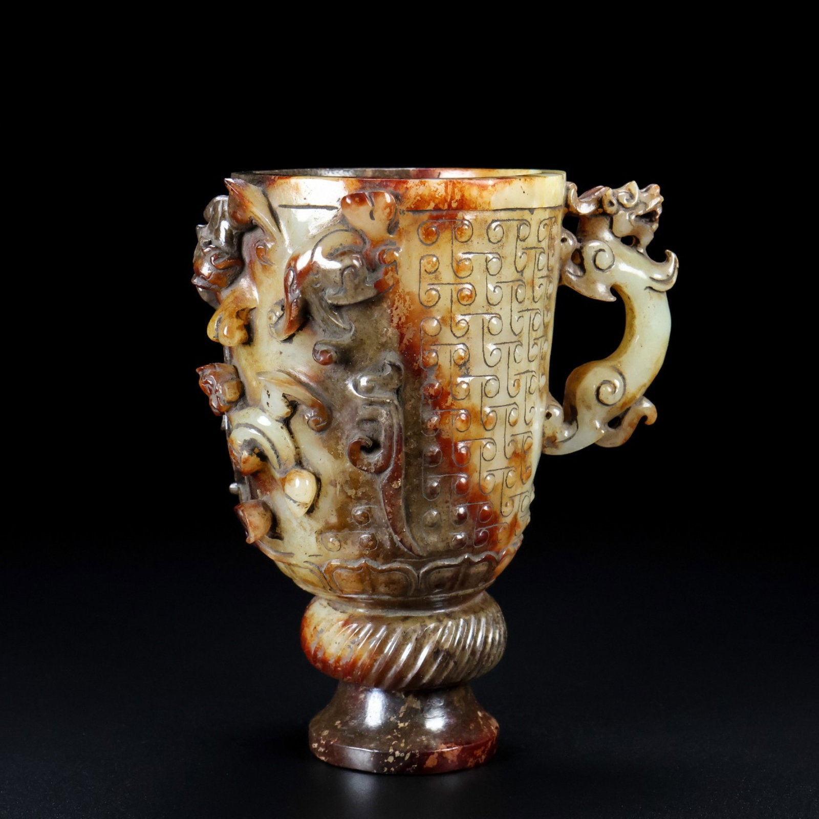 An Exquisite White Jade Chi-Dragon Pattern Cup: An Exquisite White Jade Chi-Dragon Pattern Cup,Qing Dynasty,China,Size:3.9inx2inx4.7in,Weight:405g 白玉螭龙纹杯,中国清代