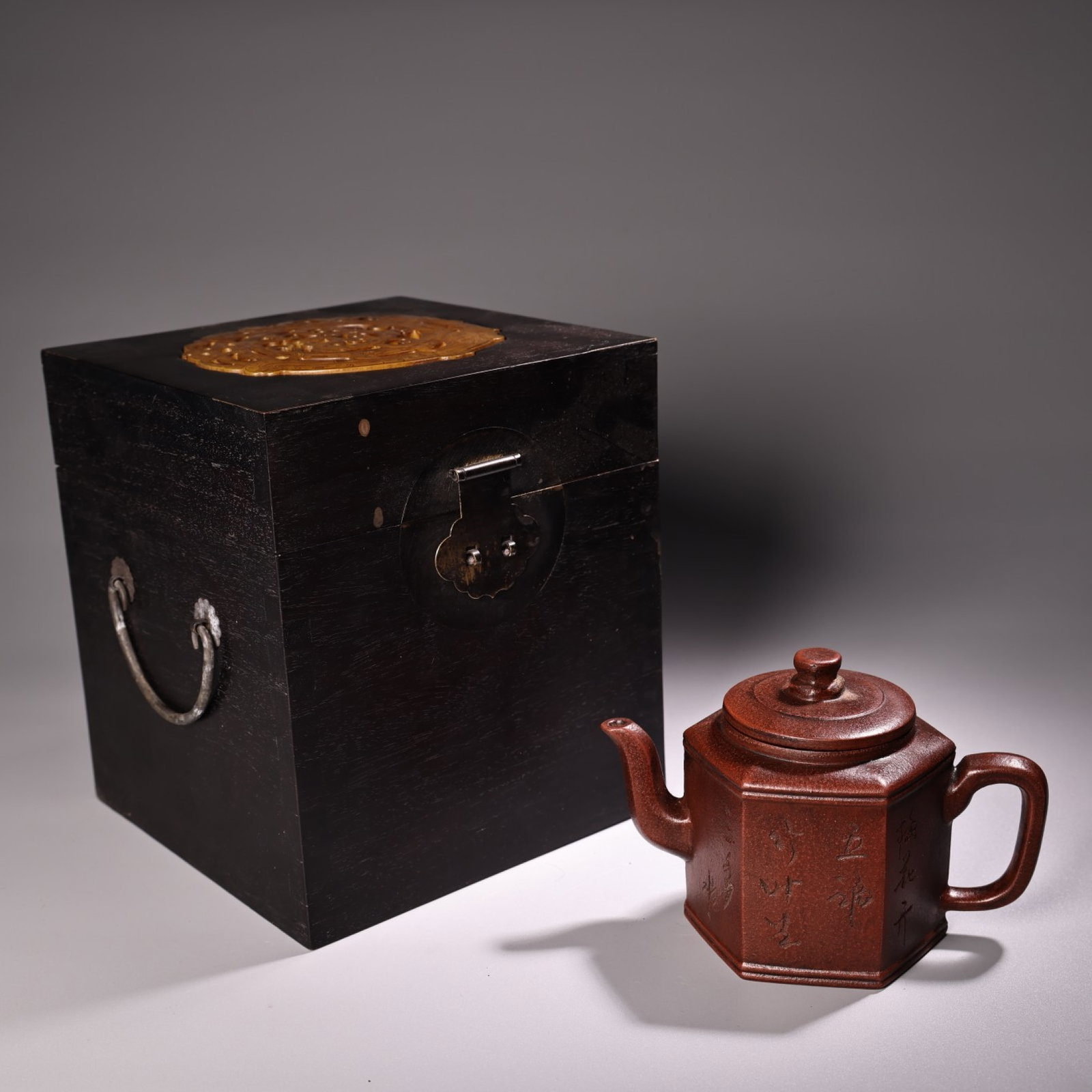 An Exquisite Purple Sands Flower and Fruit Pattern Teapot: An Exquisite Purple Sands Flower and Fruit Pattern Teapot,Modern Time of China,Size:4.3inx5.5in,Weight:360g 紫砂花果纹茶壶,中国近现