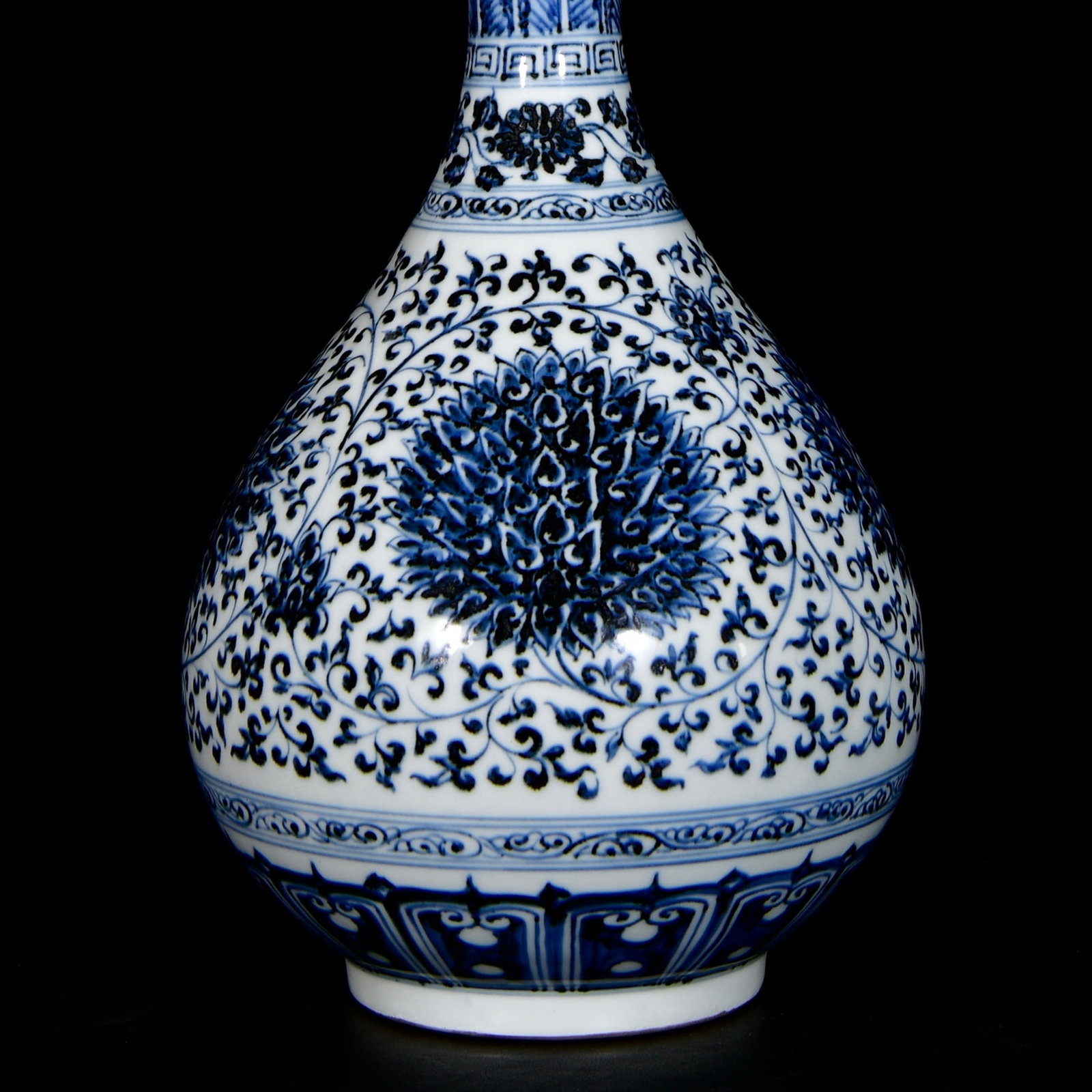 A Rare Blue and White Flower Pattern Vase - 3