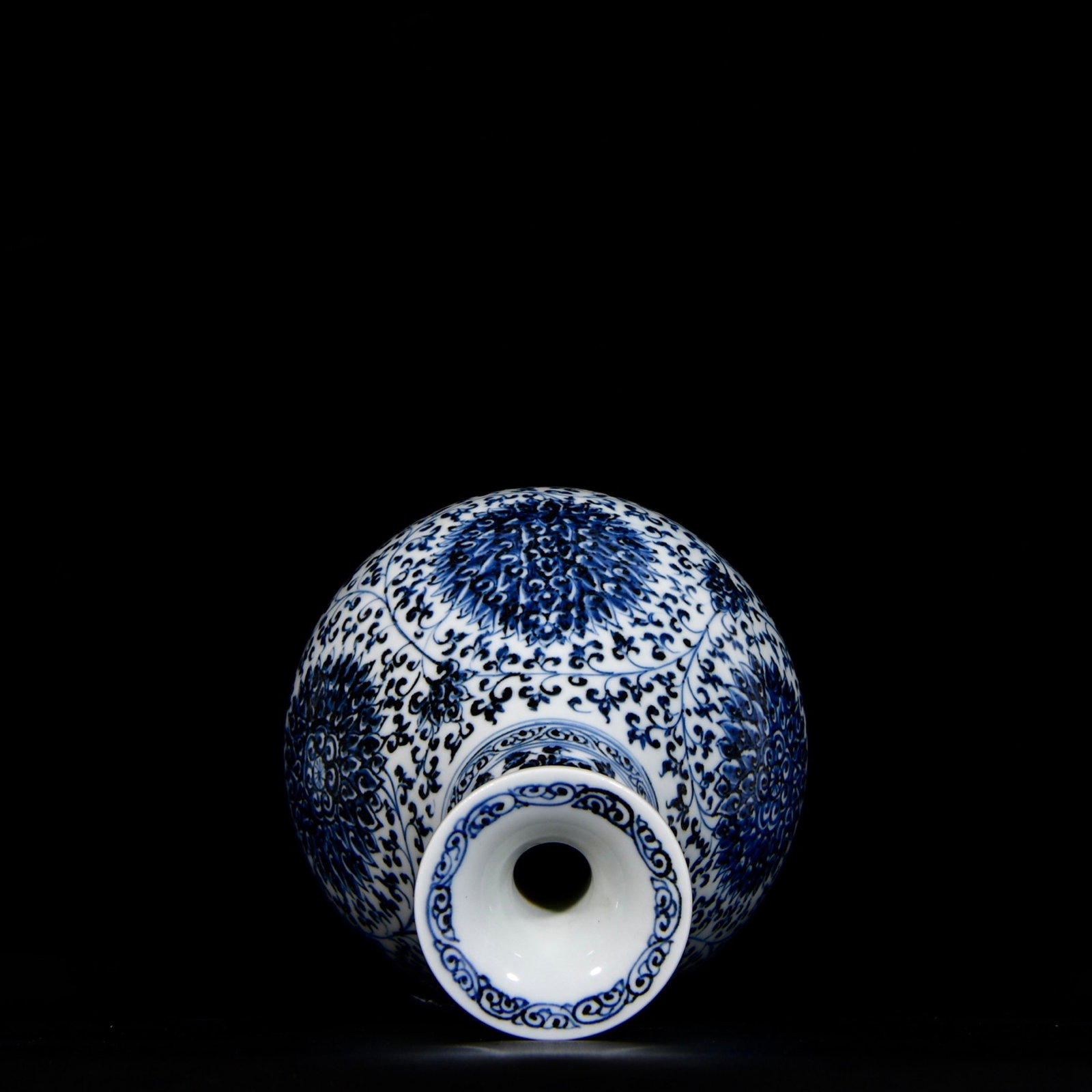 A Rare Blue and White Flower Pattern Vase - 8