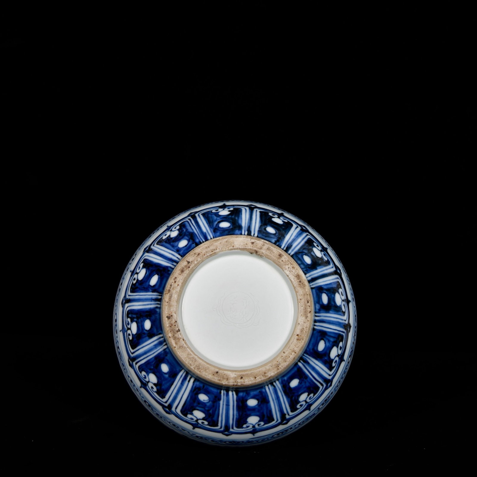 A Rare Blue and White Flower Pattern Vase - 9