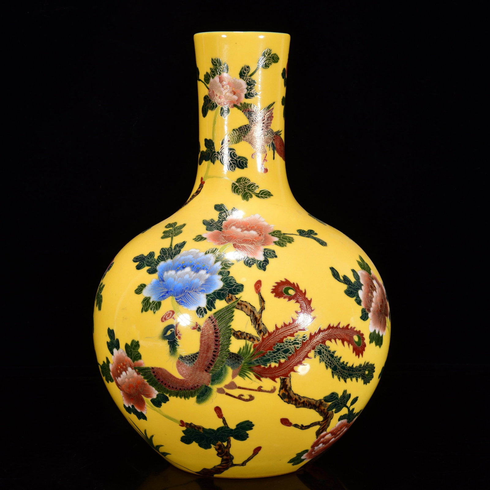 A Rare Enamel Flower and Phoenix Pattern Vase - 2