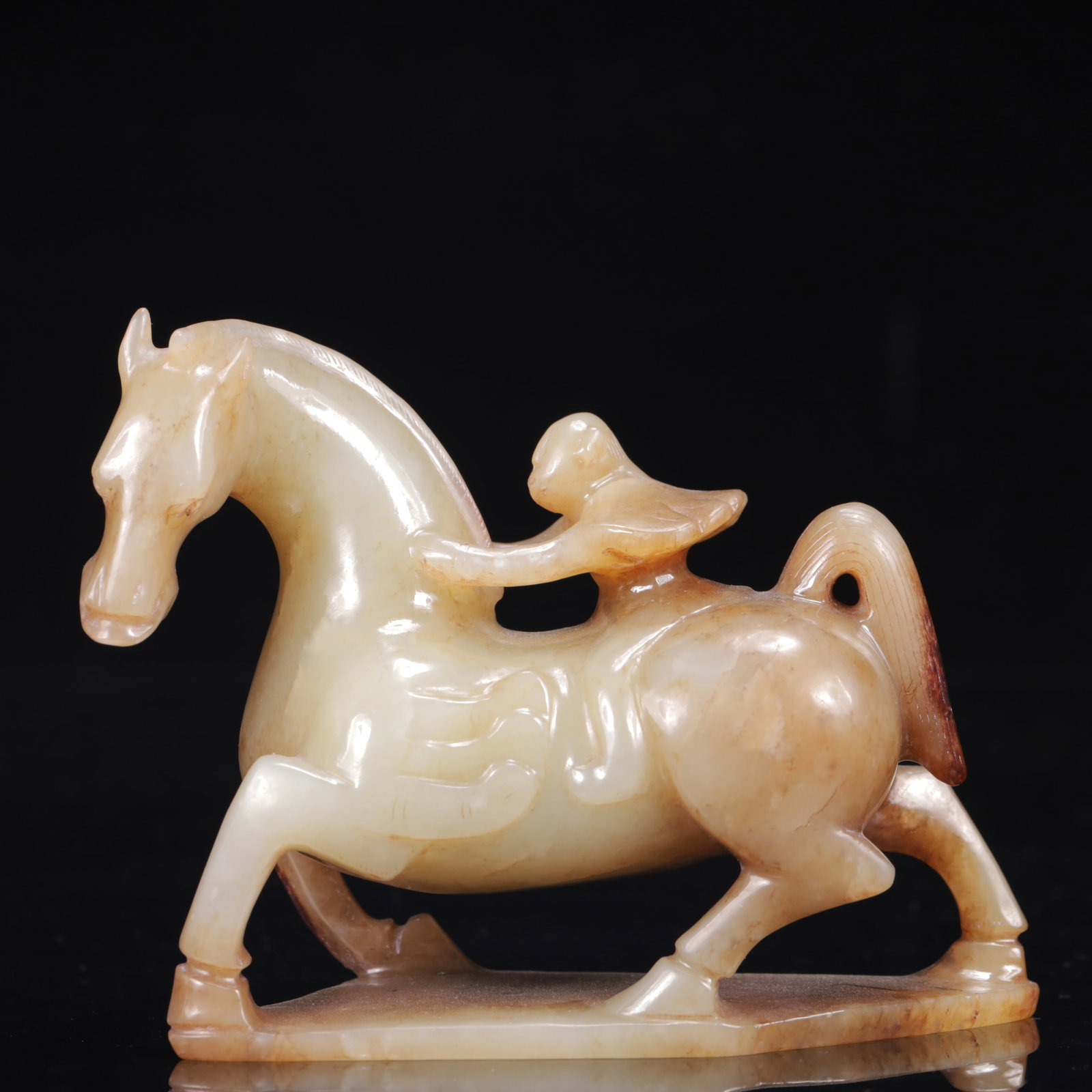 An Exquisite White Jade Horse Ornament: An Exquisite White Jade Horse Ornament,Qing Dynasty,China,Size:4.7inx1.6inx3.5in,Weight:404g 白玉马摆件,中国清代