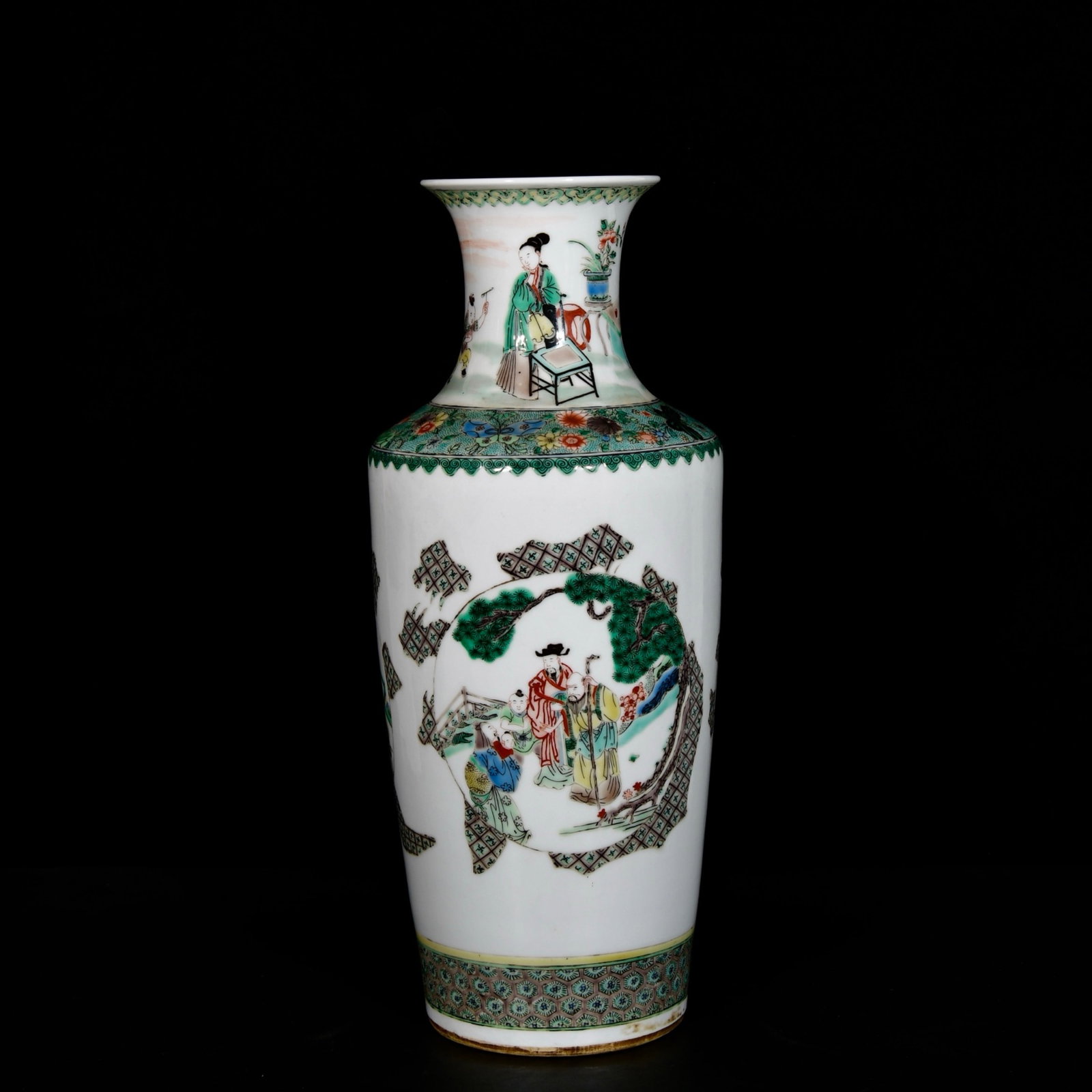 A Huge Wucai Figure Pattern Vase (1 of 9)