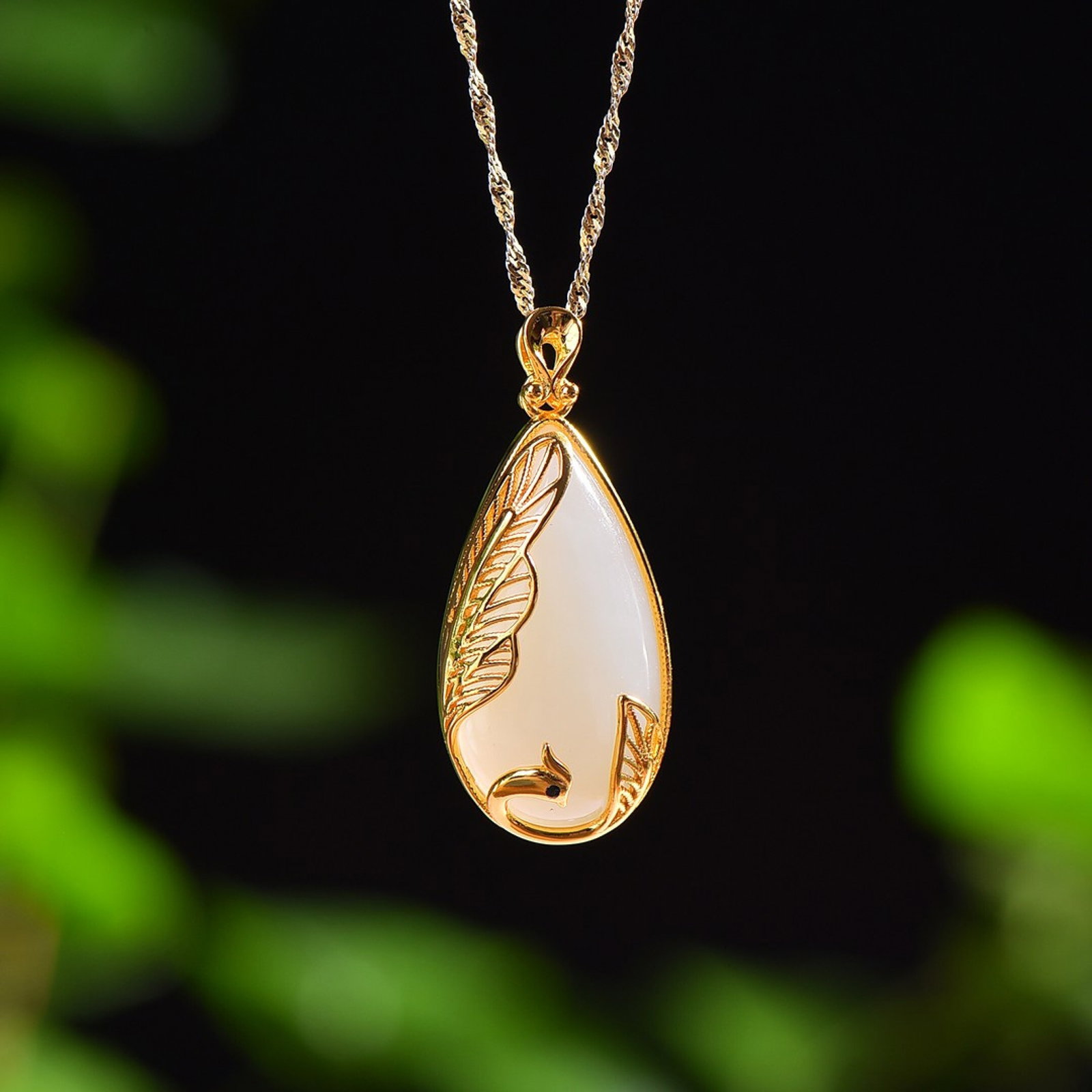 An Exquisite Sterling Silver-Gold Plated Inlaid White Jade Pendant: An Exquisite Sterling Silver-Gold Plated Inlaid White Jade Pendant,Size:12mmx25mm 纯银镀金镶白玉吊坠