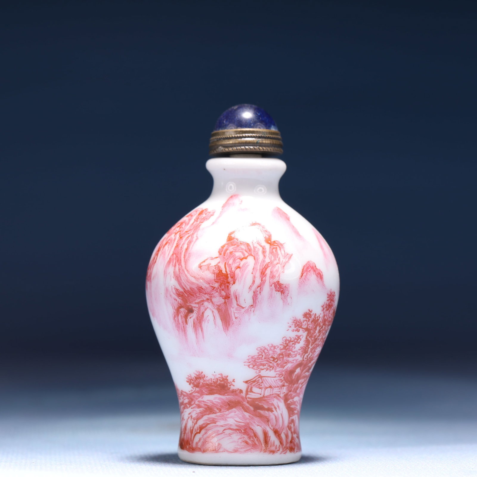 An Exquisite Red Glazed Landscape Pattern Snuff Bottle,with poem: An Exquisite Red Glazed Landscape Pattern Snuff Bottle,with poem,Qing Dynasty,China,Qianlong Four-character Mark,Size:1.6inx3in,Weight:60g 红釉山水纹鼻烟ã