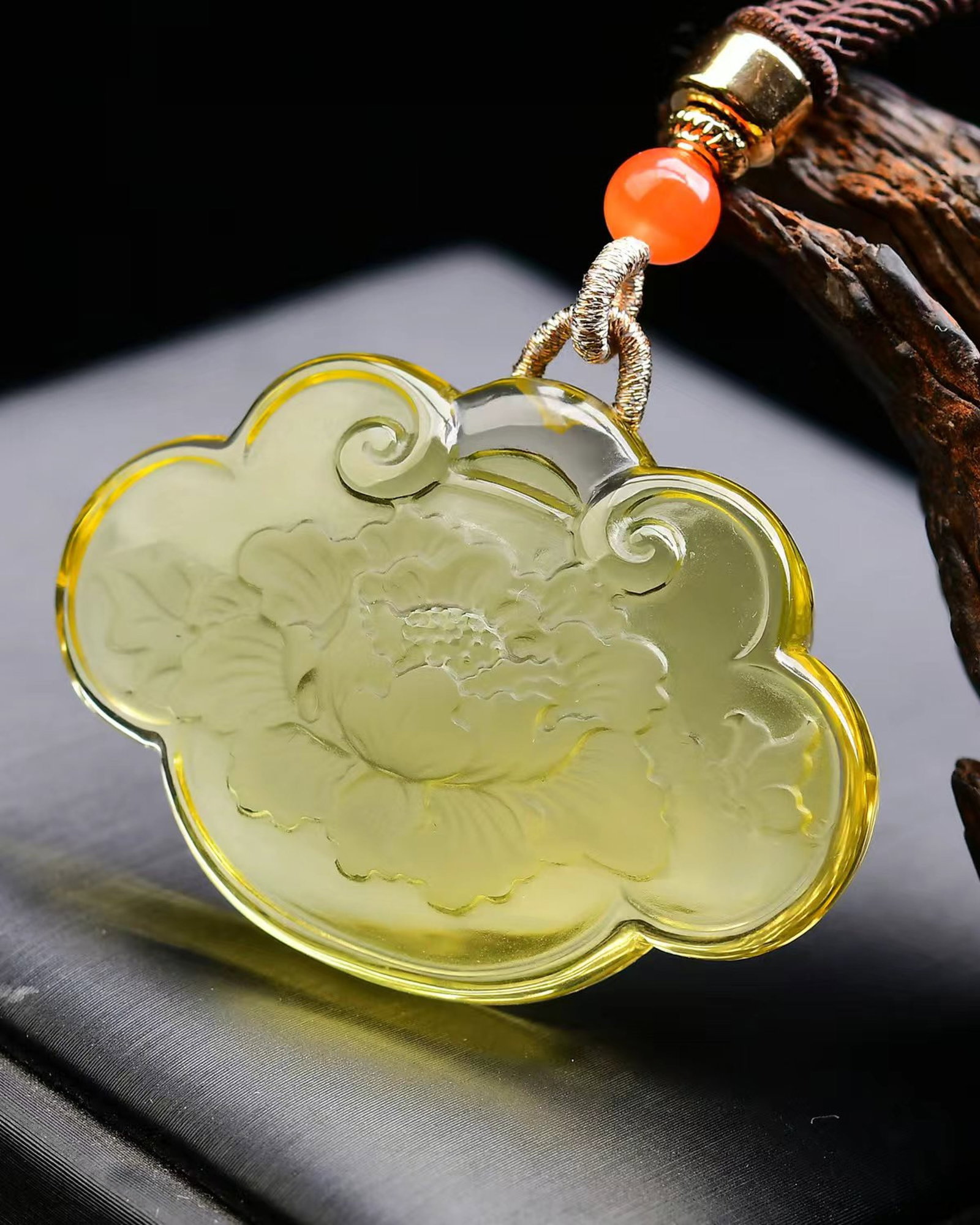 An Exquisite Crystal Peony Pattern Pendant - 4