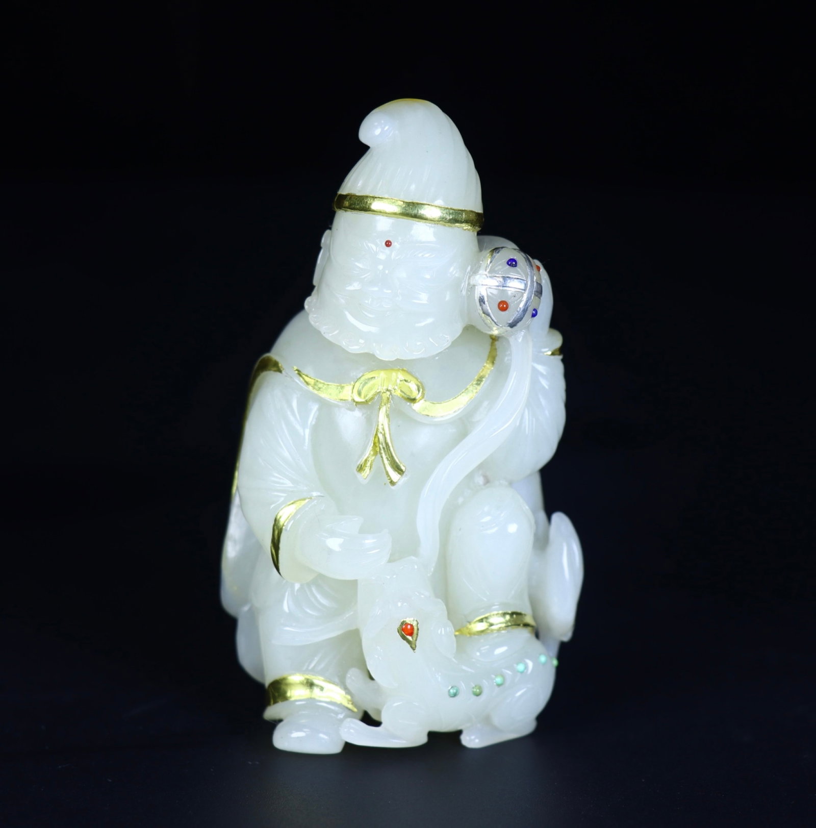 An Exquisite White Jade Cover with Gold Figure Ornament: An Exquisite White Jade Cover with Gold Figure Ornament,Qing Dynasty,China,Size:2.4inx1.6inx3.9in,Weight:226g 白玉包金人物摆件,中国清&