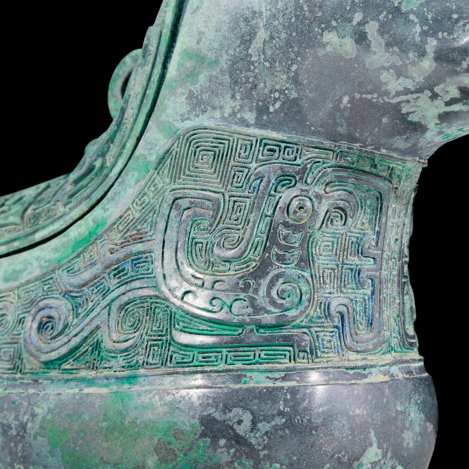 A precious bronze ewer with auspicious animal patterns - 3