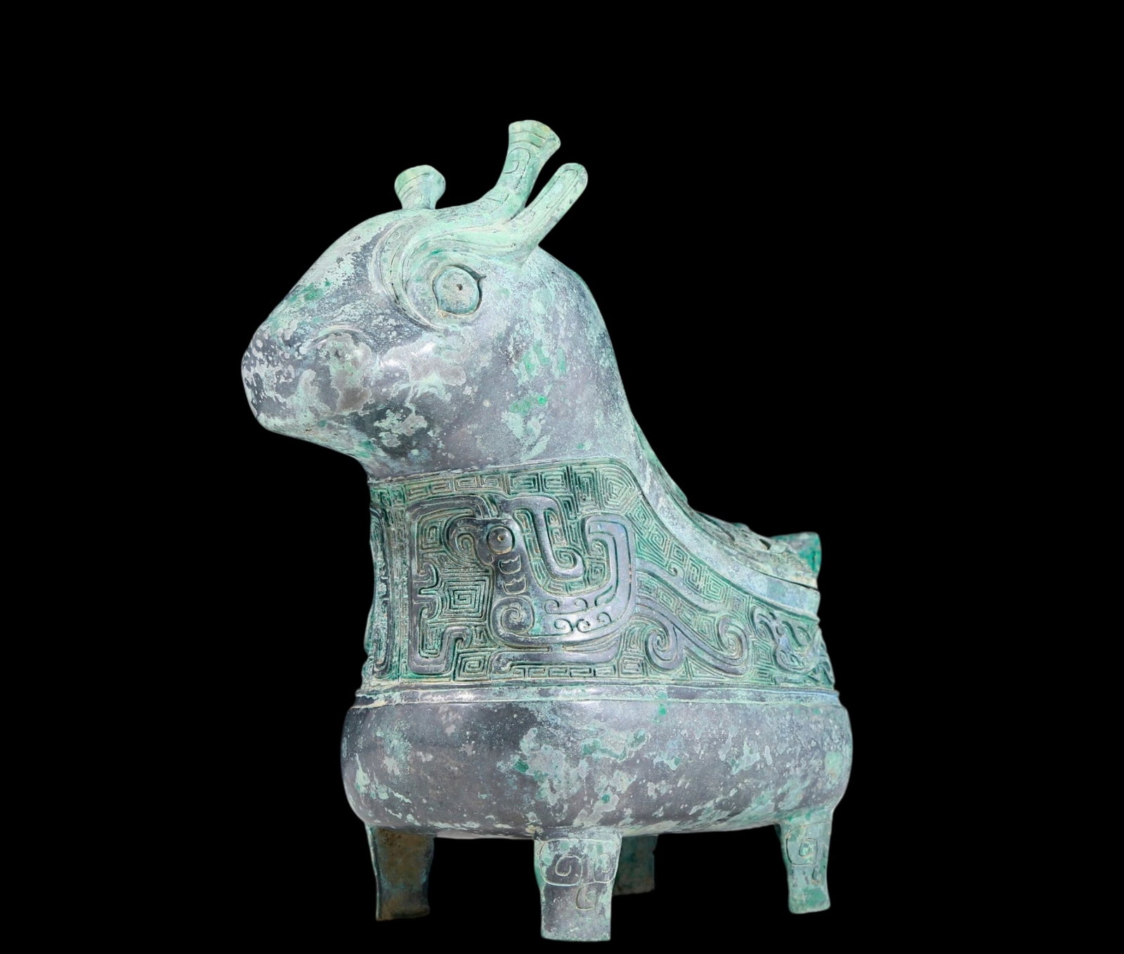 A precious bronze ewer with auspicious animal patterns - 5