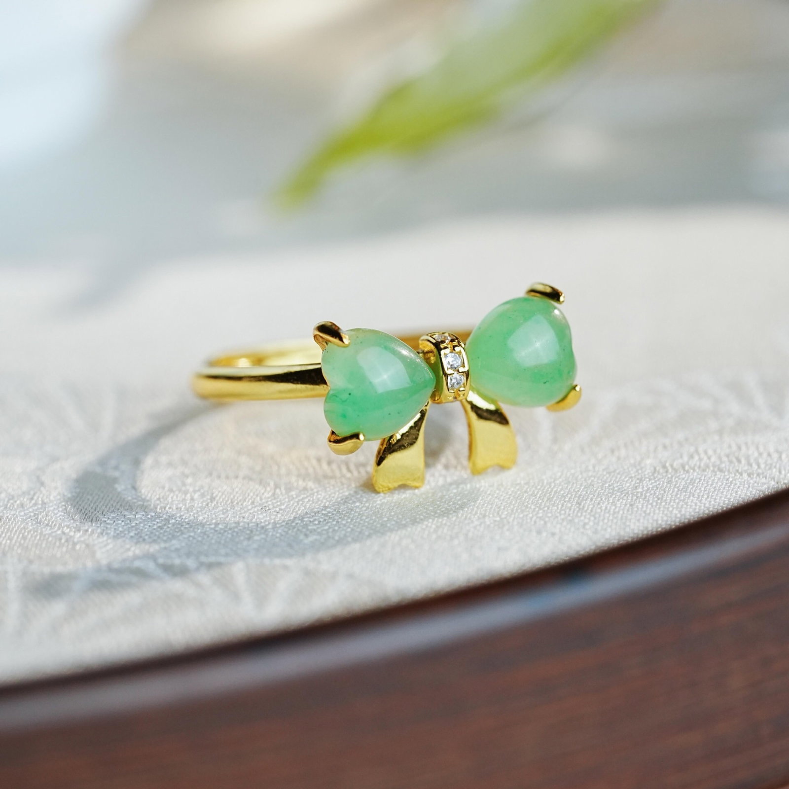 An Exquisite Sterling Silver-Gold Plated Inlaid Jadeite Ring,Inlaid Diamond: An Exquisite Sterling Silver-Gold Plated Inlaid Jadeite Ring,Inlaid Diamond 纯银镀金镶翡翠戒指,嵌钻石