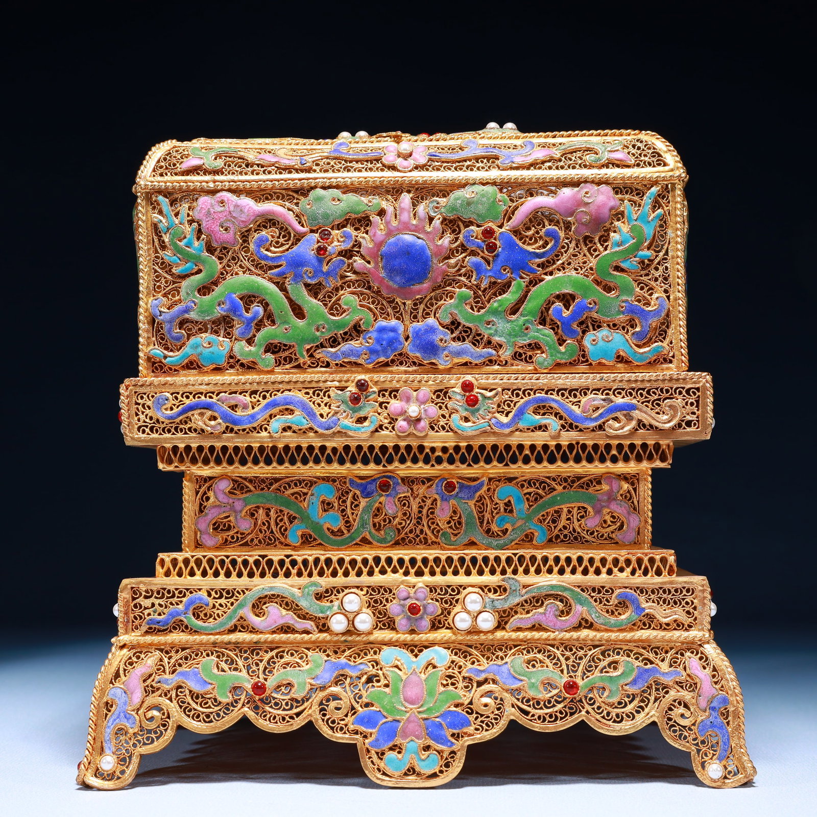 An Exquisite Filigree and Gilding Lotus and Dragon Pattern Box,Inlaid Gems,with Six Dragon Seals: An Exquisite Filigree and Gilding Lotus and Dragon Pattern Box,Inlaid Gems,with Six Dragon Seals,Qing Dynasty,China,Qianlong Four-character Mark,Size:7.1inx5.5inx7.9in,Weight:2350g 掐丝