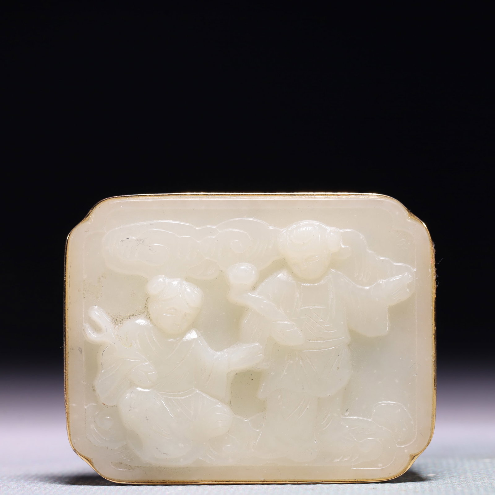 An Exquisite Bronze Inlaid White Jade Character and Story Pattern Buckle: An Exquisite Bronze Inlaid White Jade Character and Story Pattern Buckle,Qing Dynasty,China,Size:2.2inx1.6inx0.8in,Weight:87.6g 铜嵌白玉人物故事纹