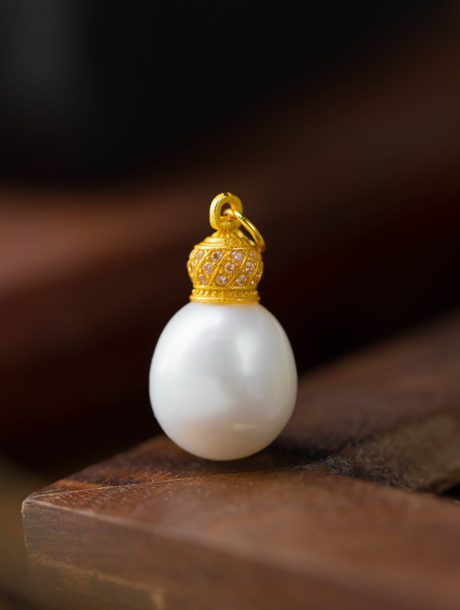 An Exquisite Sterling Silver-Gold Plated Inlaid Pearls Pendant,Inlaid Diamond: An Exquisite Sterling Silver-Gold Plated Inlaid Pearls Pendant,Inlaid Diamond 纯银镀金镶珍珠吊坠,嵌钻石