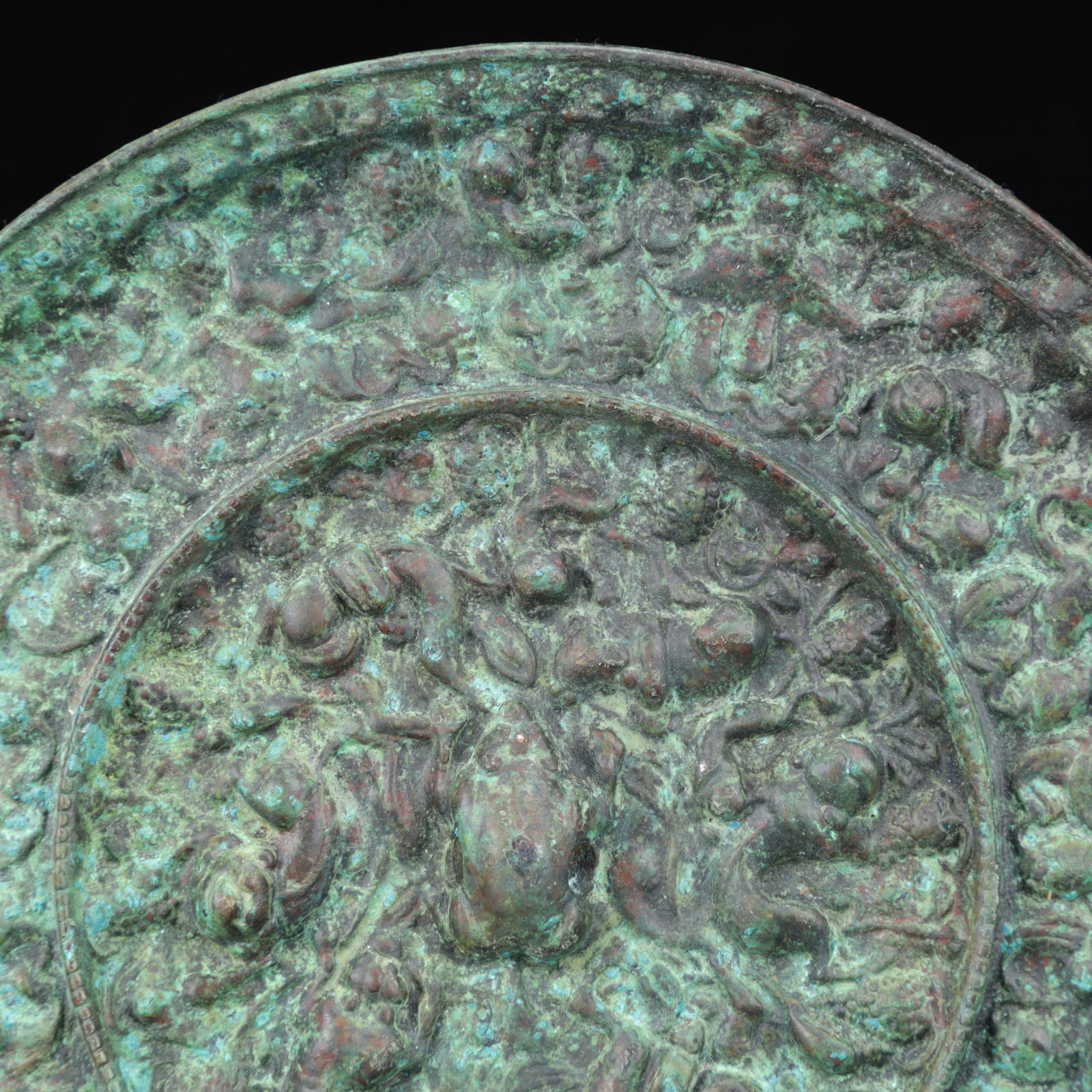 An Archaic Bronze Animal Pattern Round Mirror - 2