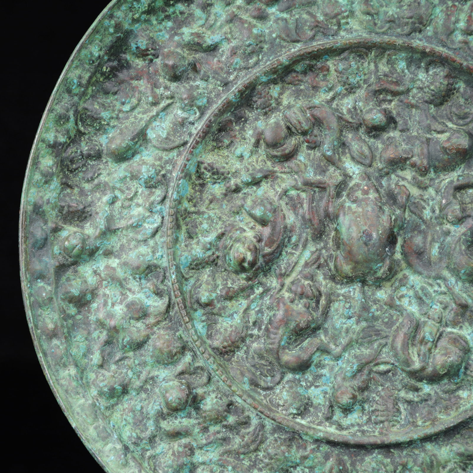 An Archaic Bronze Animal Pattern Round Mirror - 3