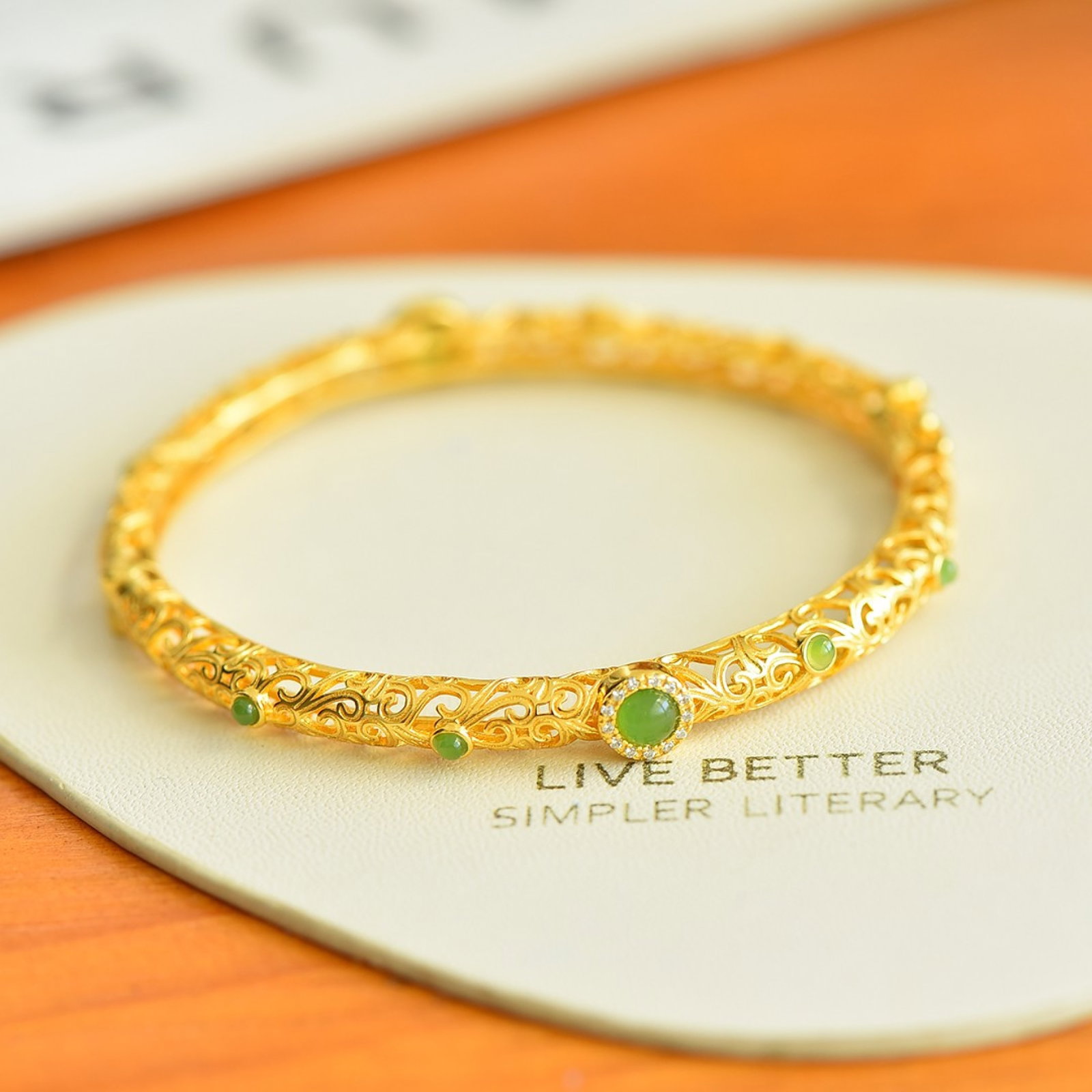An Exquisite Sterling Silver-Gold Plated Inlaid Jasper Bracelets,Inlaid Diamond: An Exquisite Sterling Silver-Gold Plated Inlaid Jasper Bracelets,Inlaid Diamond,Size:4mmx4mm 纯银镀金镶碧玉手镯,嵌钻石