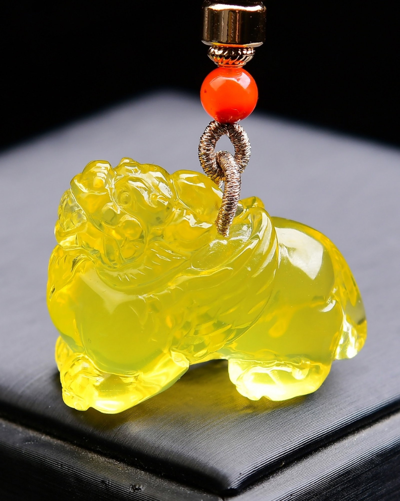 An Exquisite Crystal Auspicious Beast Pendant (1 of 5)