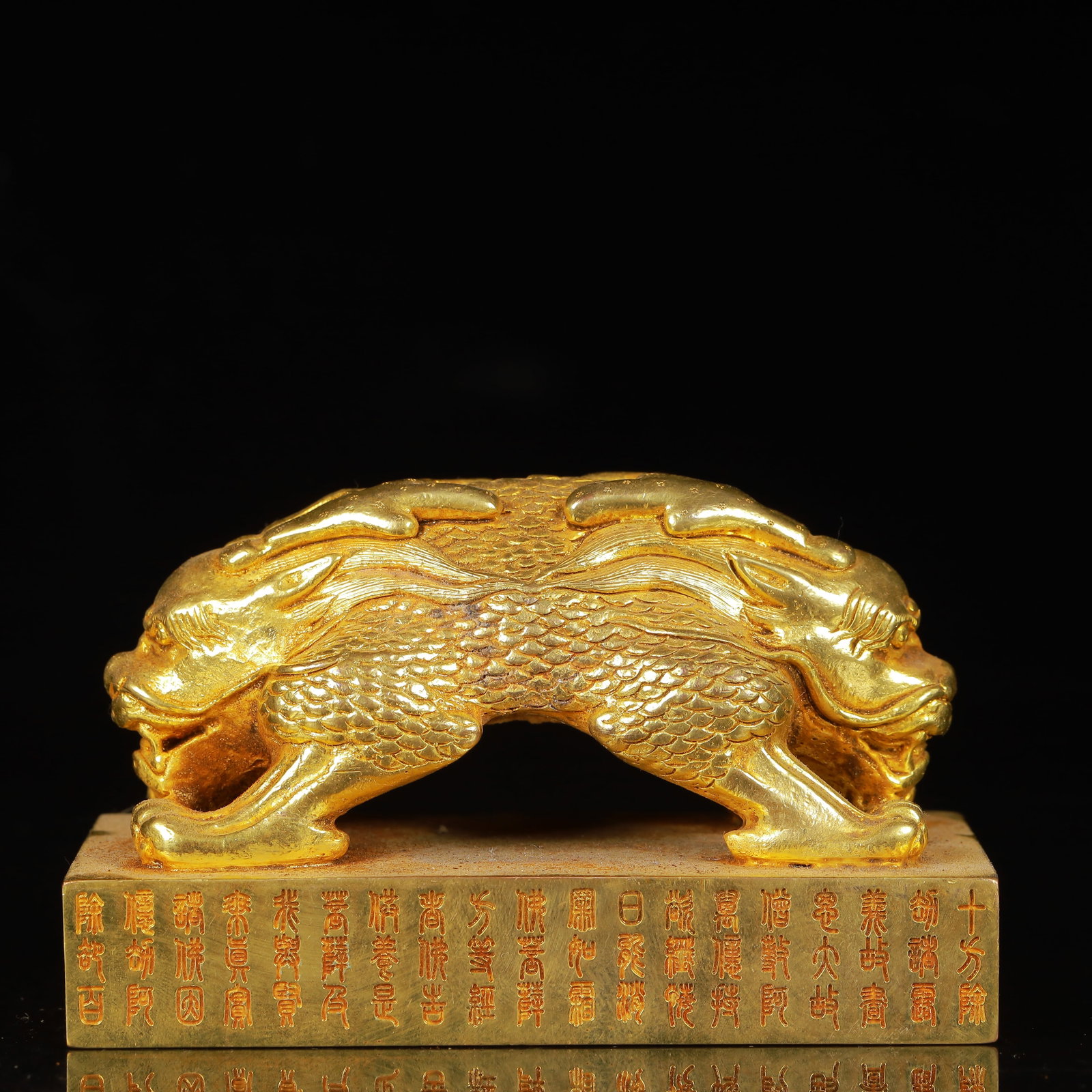 An Exquisite Gilt Bronze Lion Seal,with Poem: An Exquisite Gilt Bronze Lion Seal,with Poem,Qing Dynasty,China,Size:4.1inx2.2inx2.6in,Weight:1538g