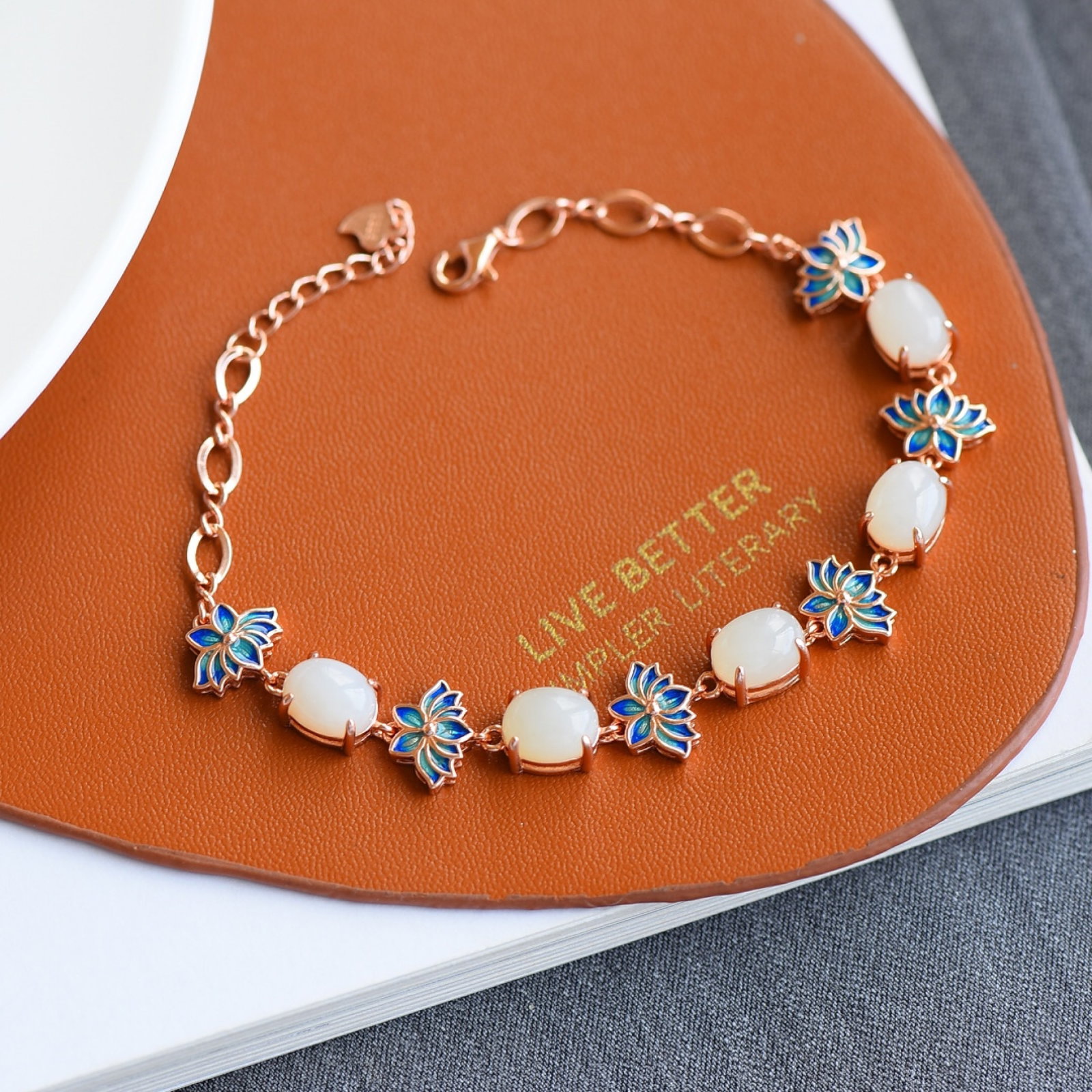 An Exquisite Sterling Silver-Gold Plated Inlaid White Jade Enamel Bracelets: An Exquisite Sterling Silver-Gold Plated Inlaid White Jade Enamel Bracelets,Size:7mmx9mm 纯银镀金镶白玉珐琅手链