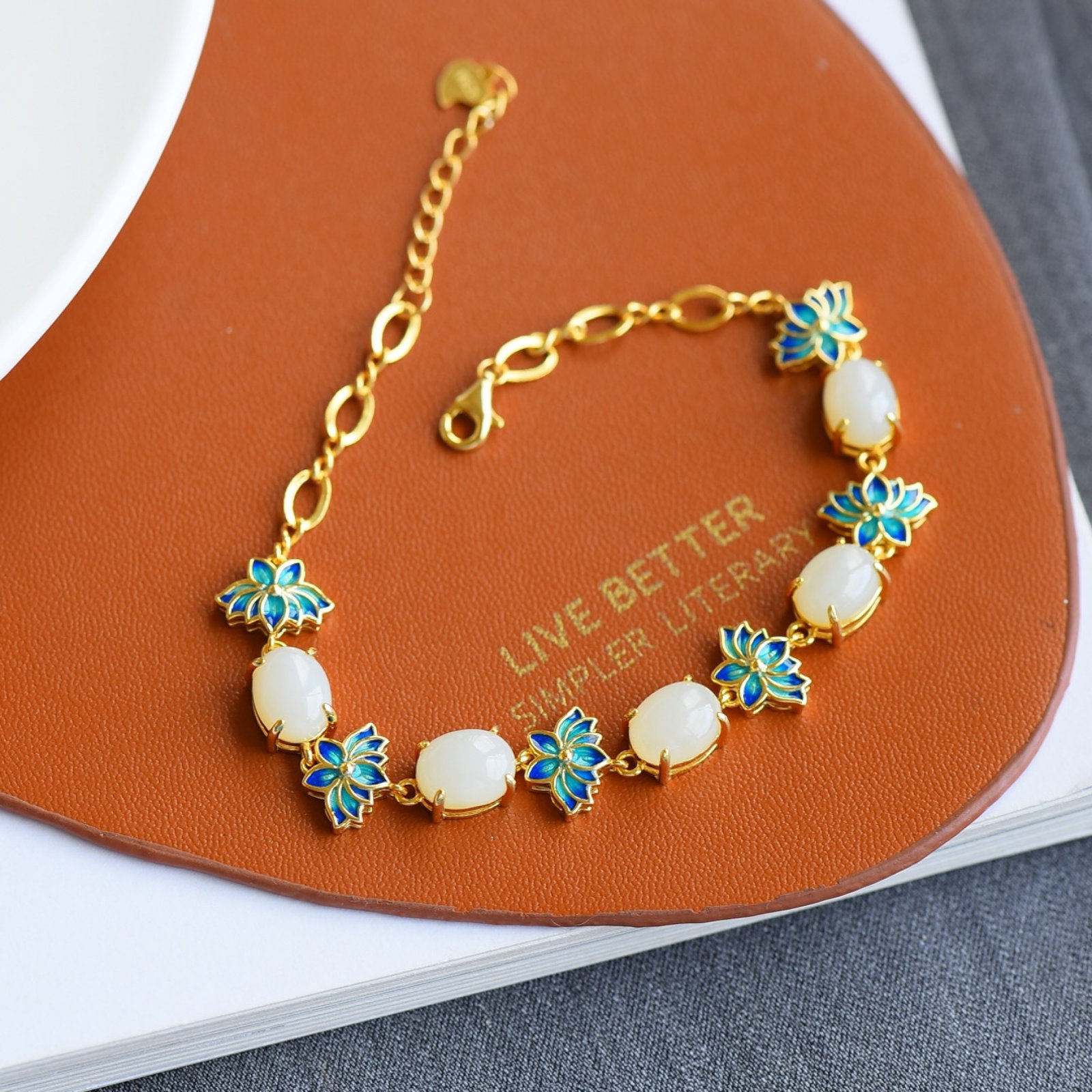 An Exquisite Sterling Silver-Gold Plated Inlaid White Jade Enamel Bracelets: An Exquisite Sterling Silver-Gold Plated Inlaid White Jade Enamel Bracelets,Size:7mmx9mm 纯银镀金镶白玉珐琅手链