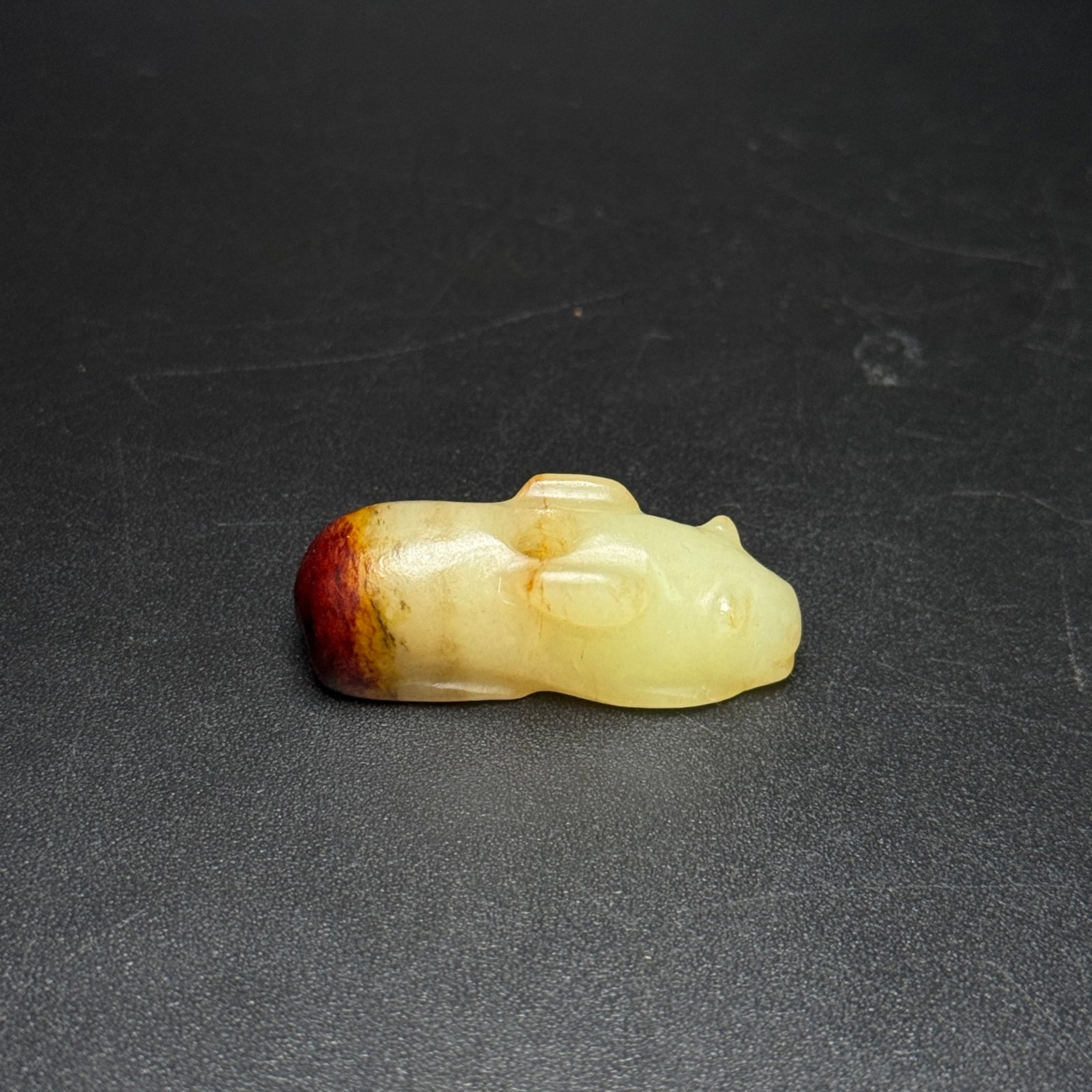 An Exquisite White Jade Pig Pendant: An Exquisite White Jade Pig Pendant,Qing Dynasty,China,Size:40mmx14mmx14mm,Weight:16g 白玉猪挂件,中国清代