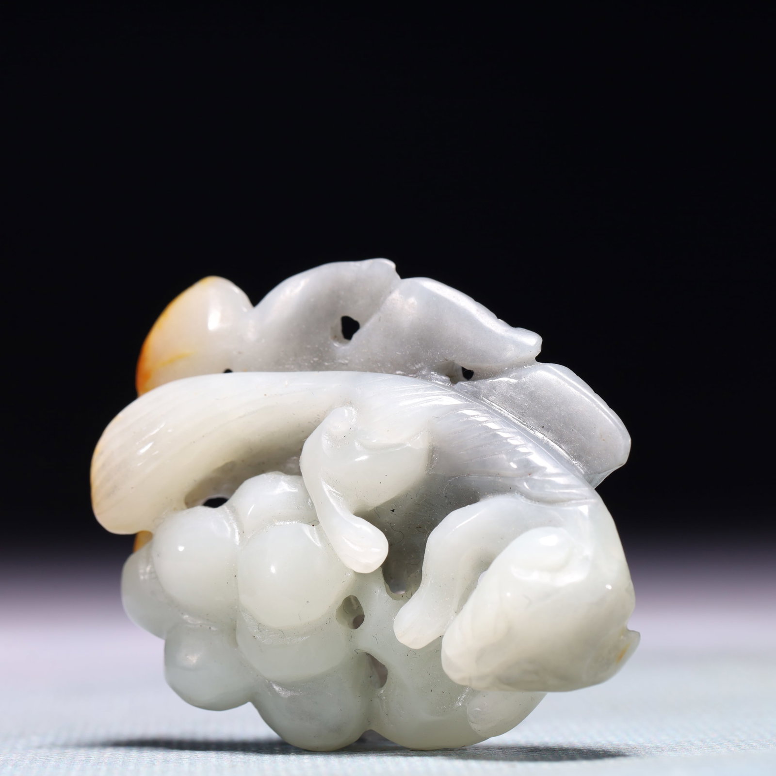 An Exquisite White Jade Squirrel Patten Ornament - 2